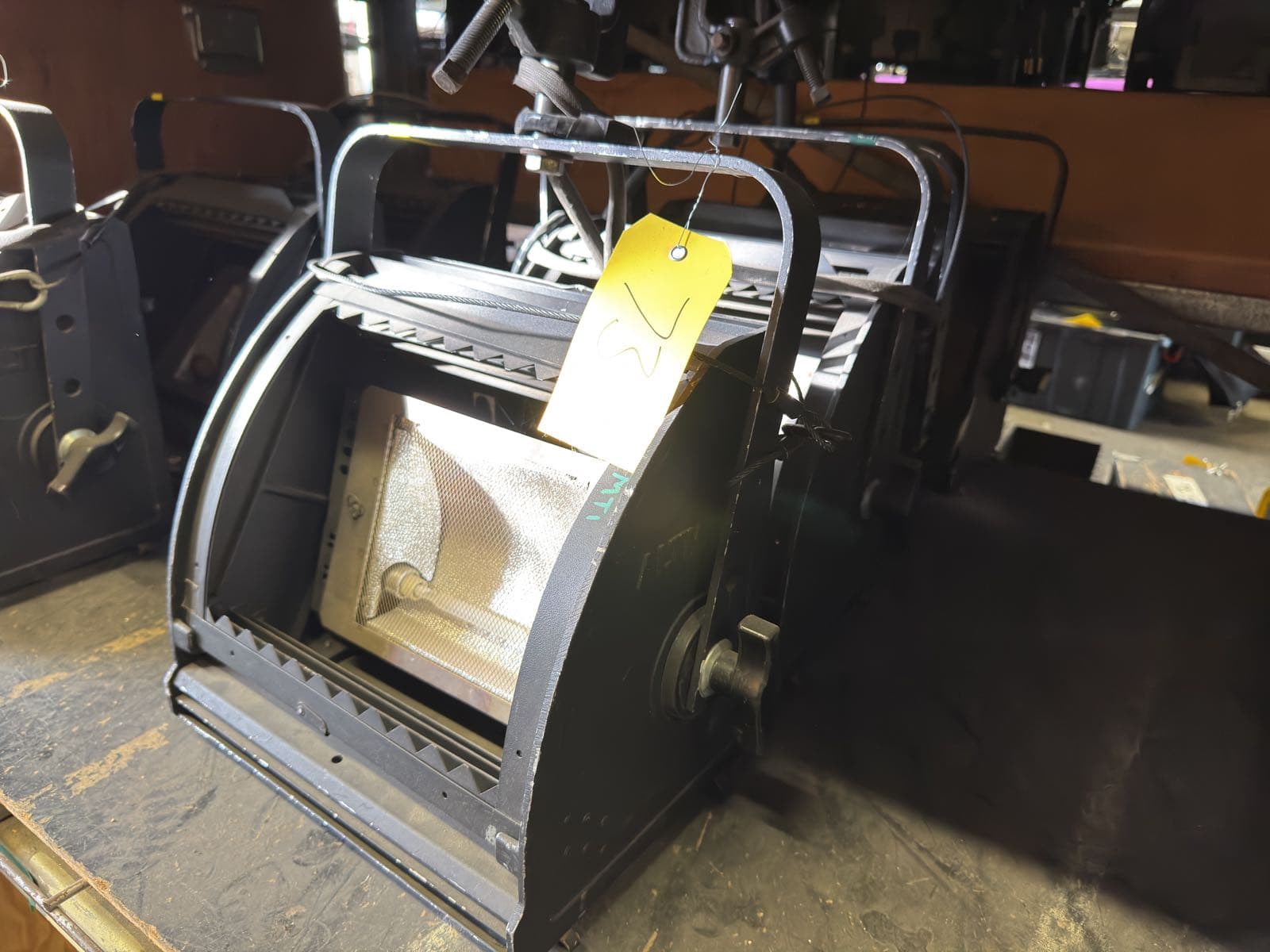 4-altman-ground-row-and-sky-lamps-5e6422