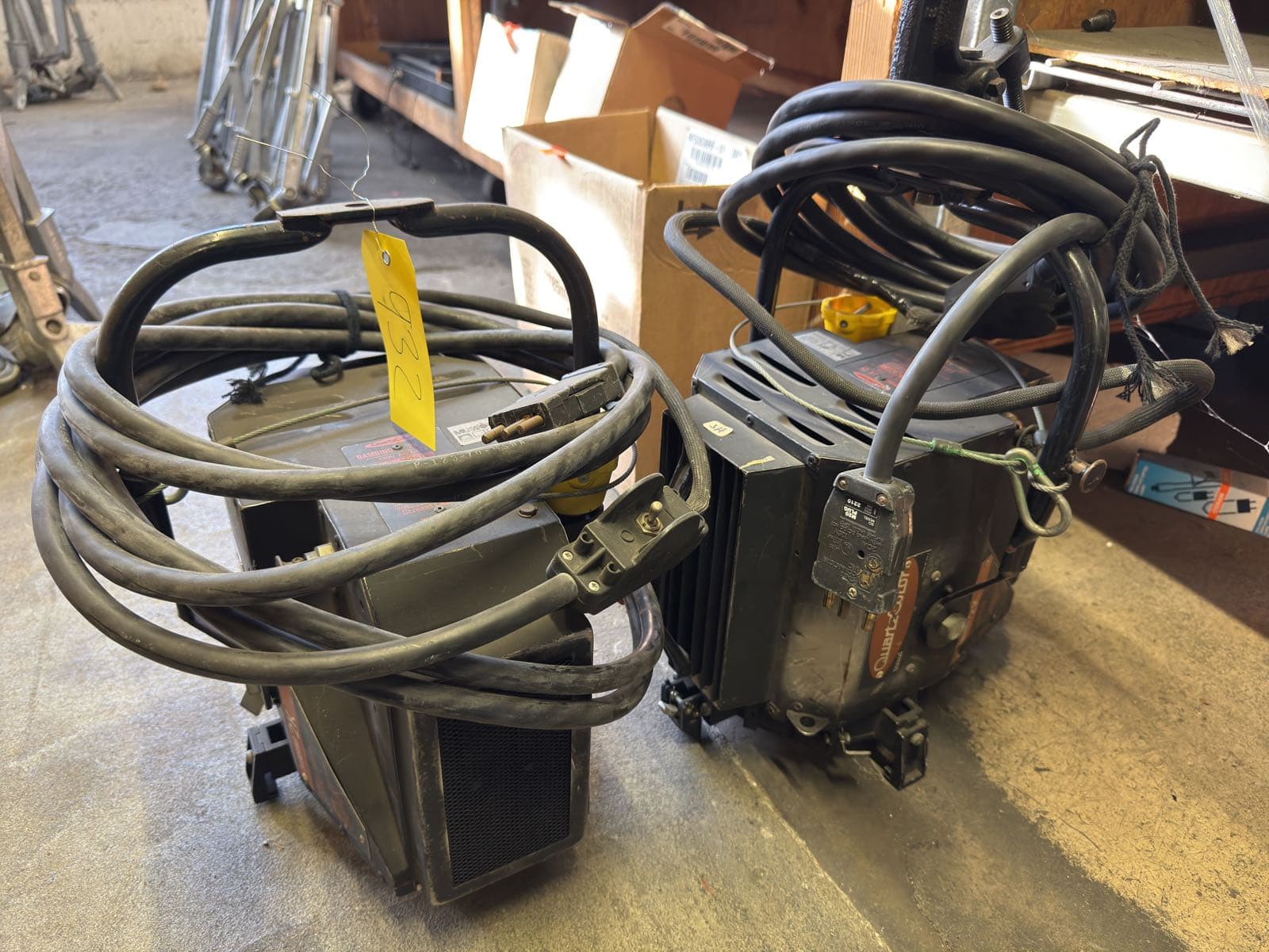 2-strand-quartz-color-bambino-2k-spot-lamps-3b345b