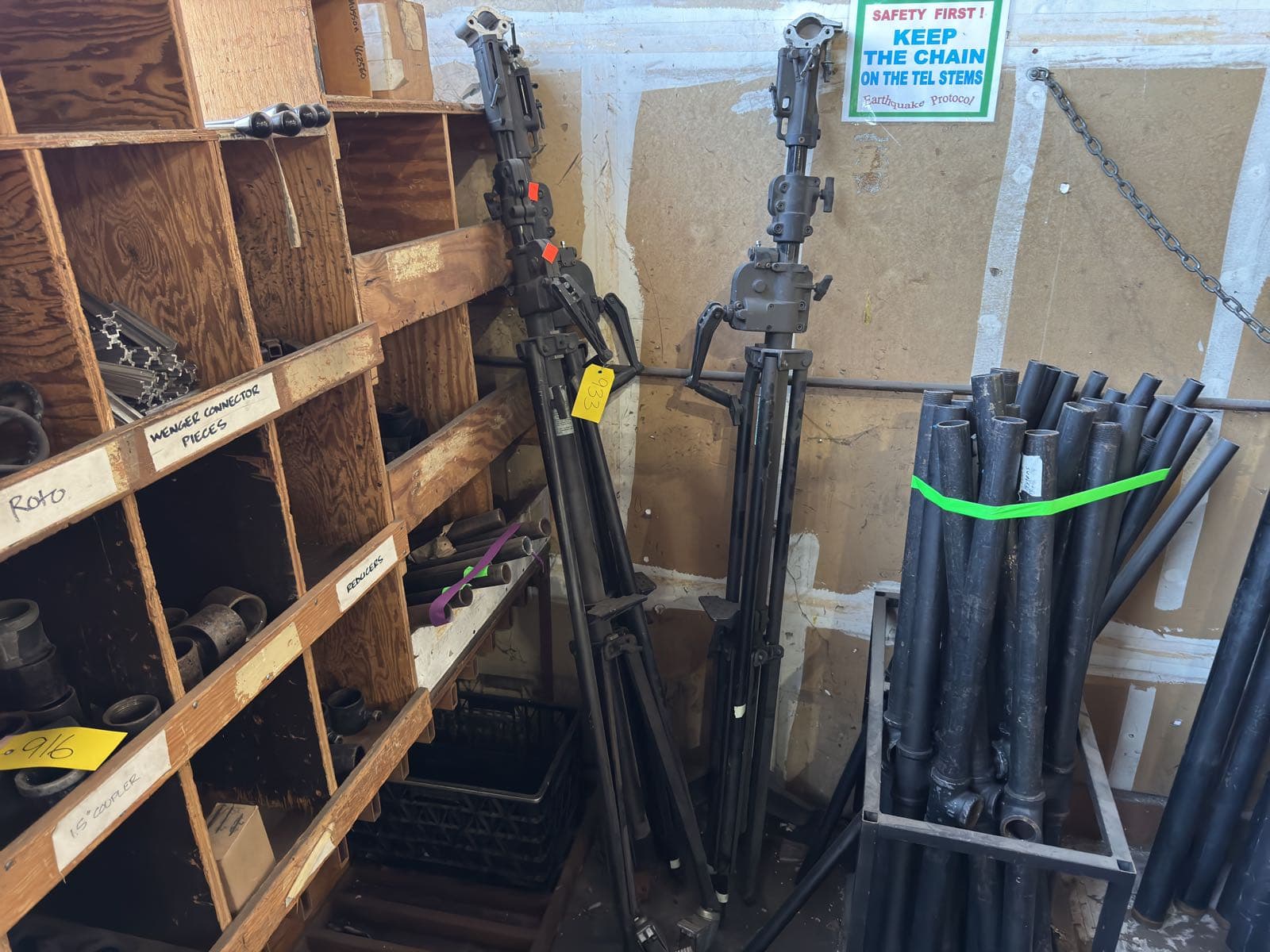 3-etc-smartstand-geprufle-sicherheif-30kg-max-crankevator-tripods-411ce1