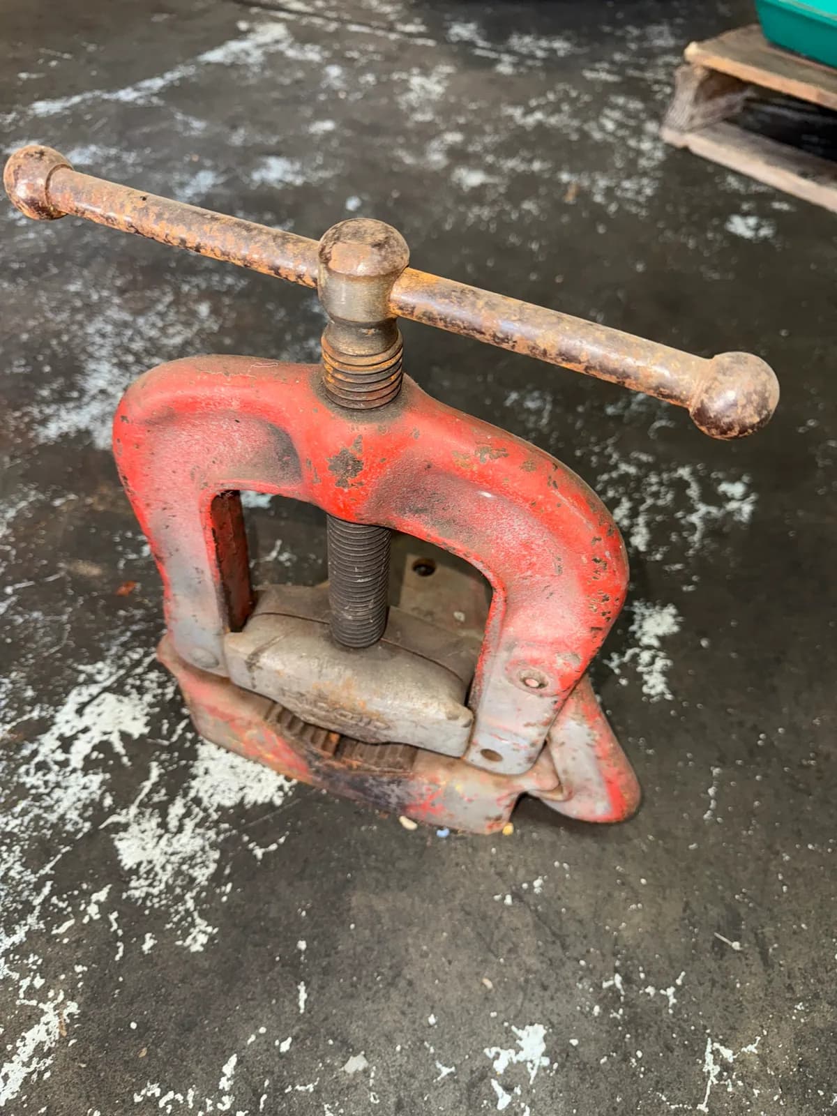 rigid-26-large-pipe-clamp-fe3b4d