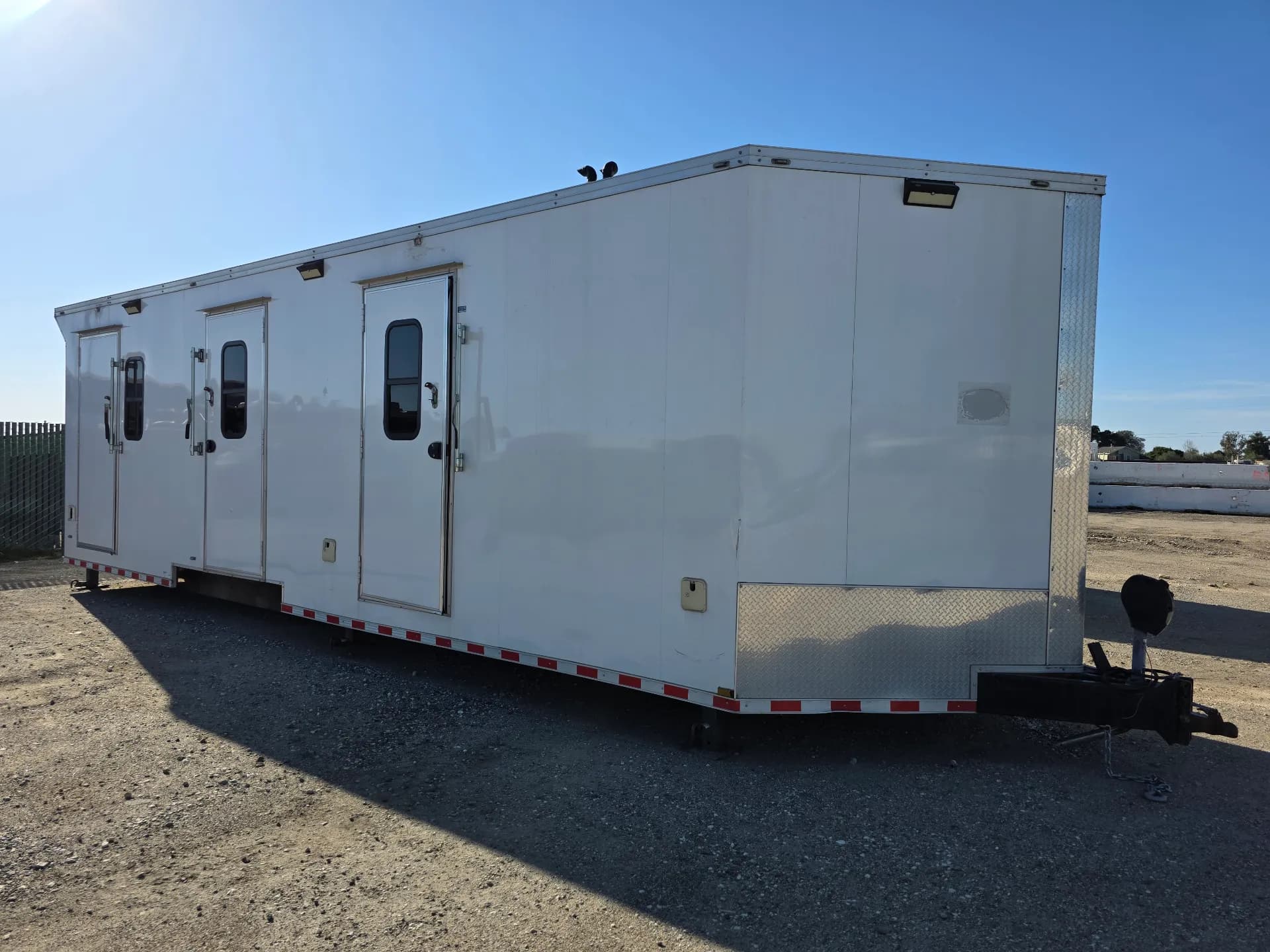 2021-sdg-office-trailer-mlbnjm1z