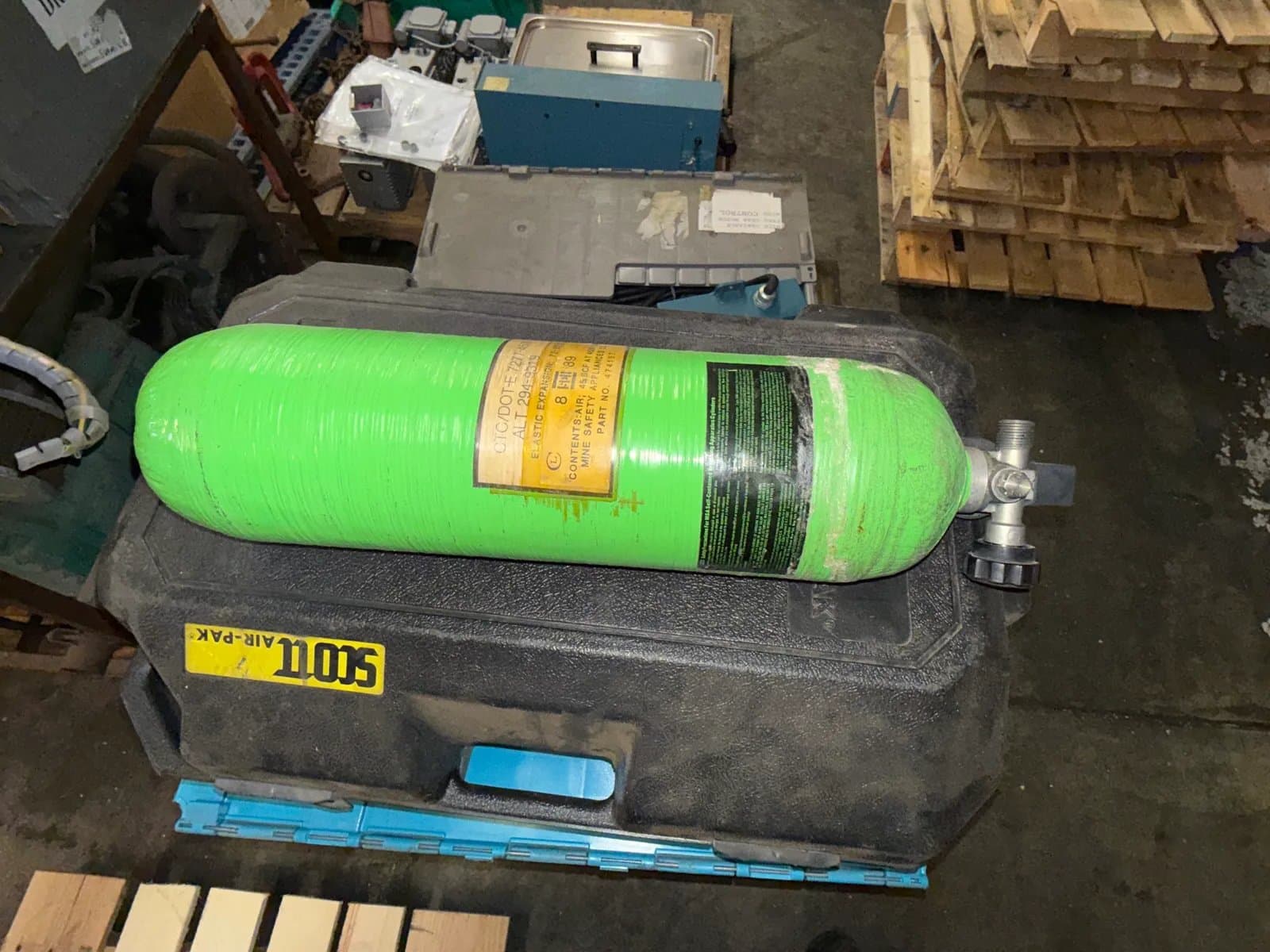 scott-presur-pak-iia-self-contained-breathing-apparatus-in-case-e21161