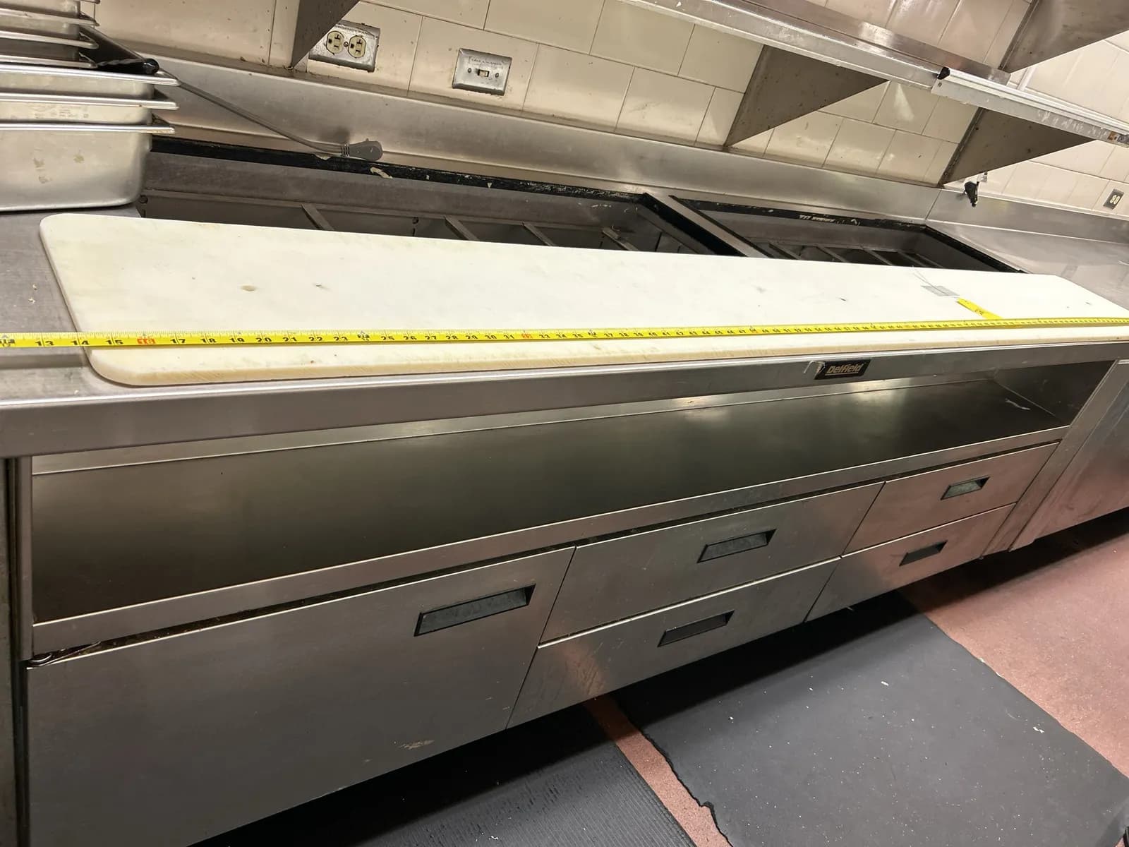 deli-sandwich-refrigerated-mlmz2ib3