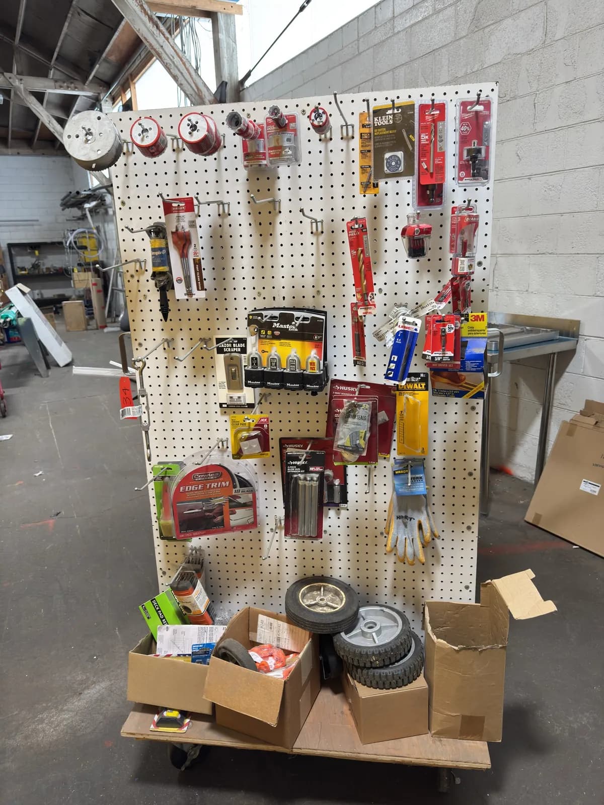 rolling-cart-and-misc-hardware-contents-54143b