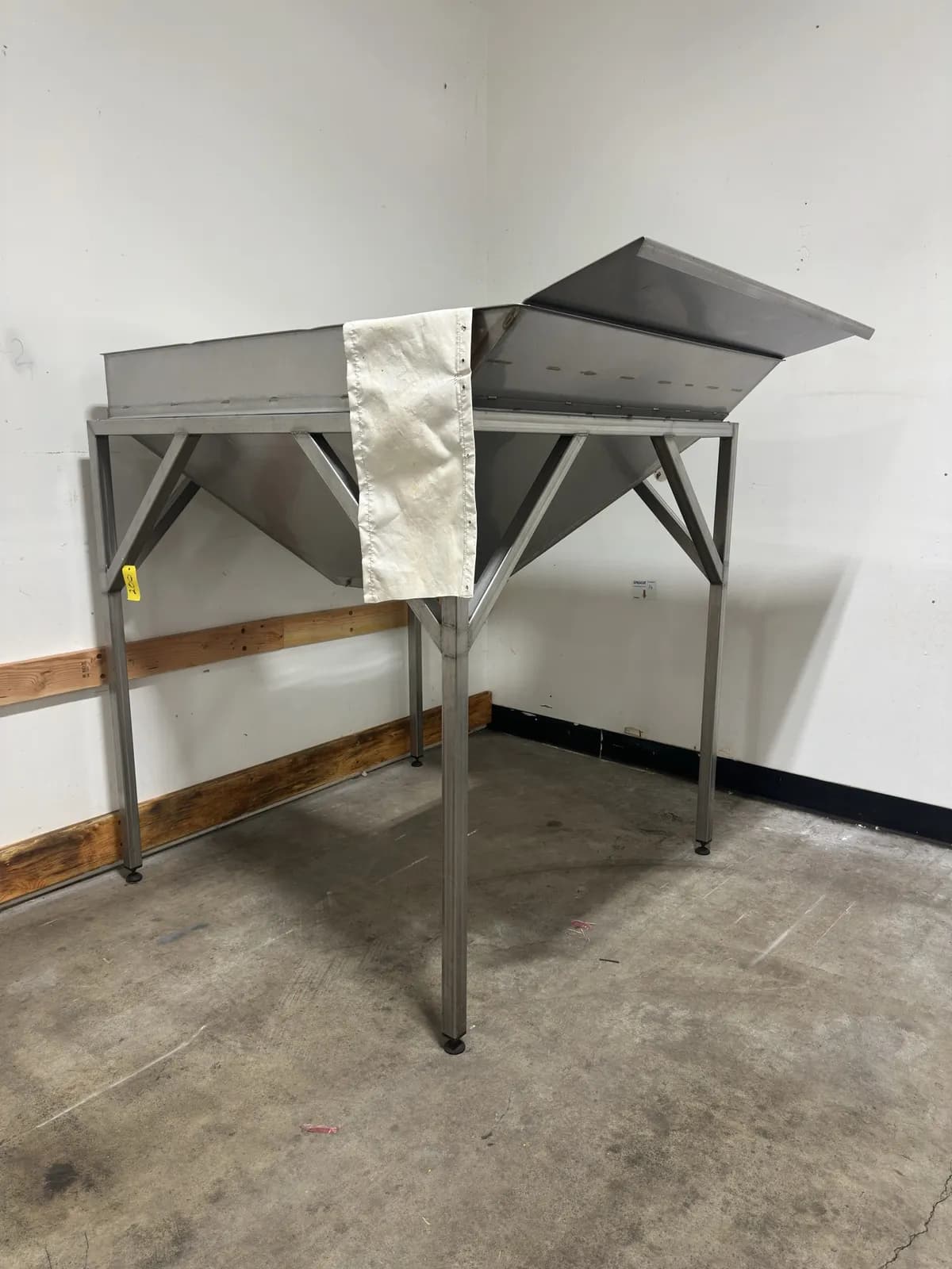 stainless-steel-industrial-bag-dump-station-7511d2