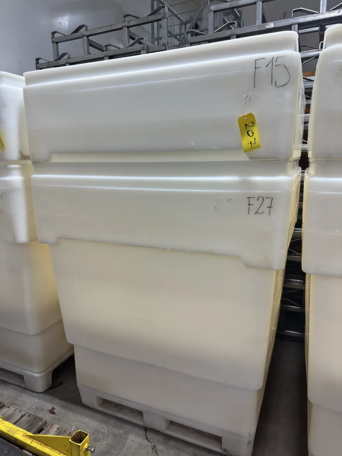 2-heavy-duty-plastic-bulk-container-26efb5