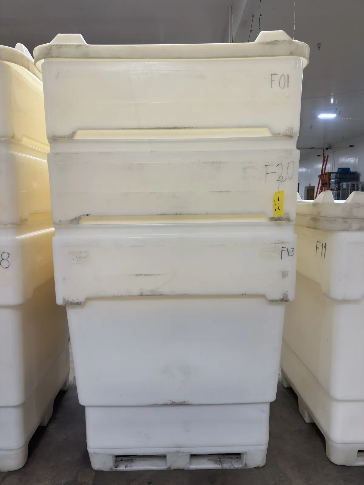 3-heavy-duty-plastic-container-246cda