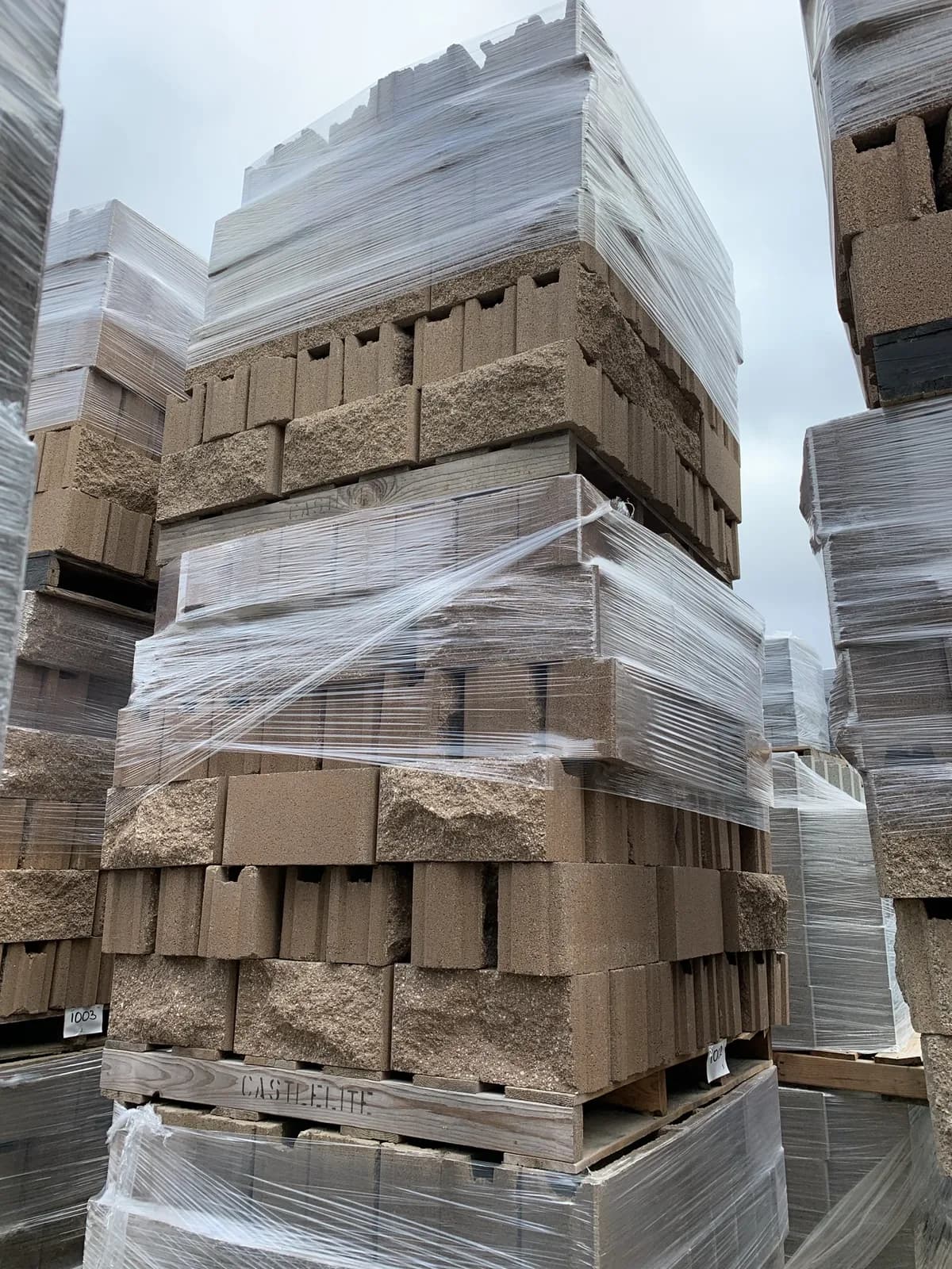 3-pallets-of-6x8x16-split-face-one-side-fence-block-tan-35040d