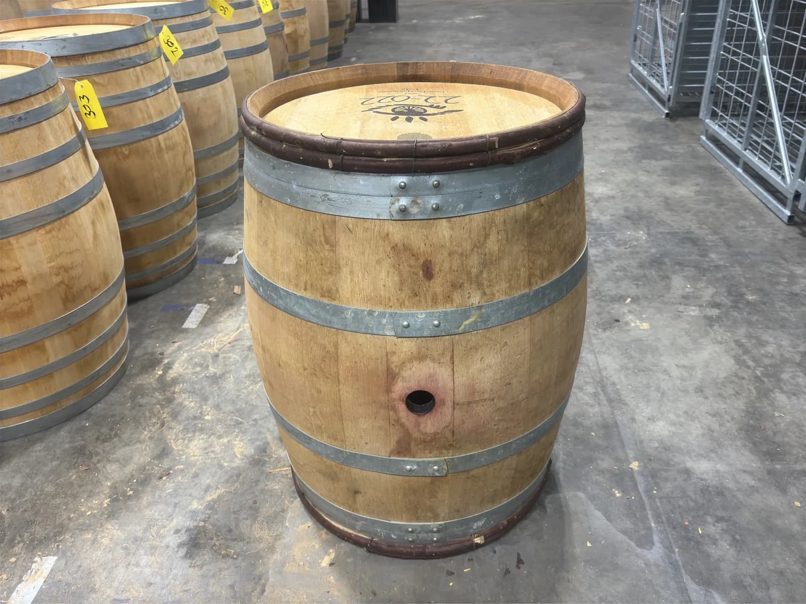 oak-wine-barrel-mlqxbqaj