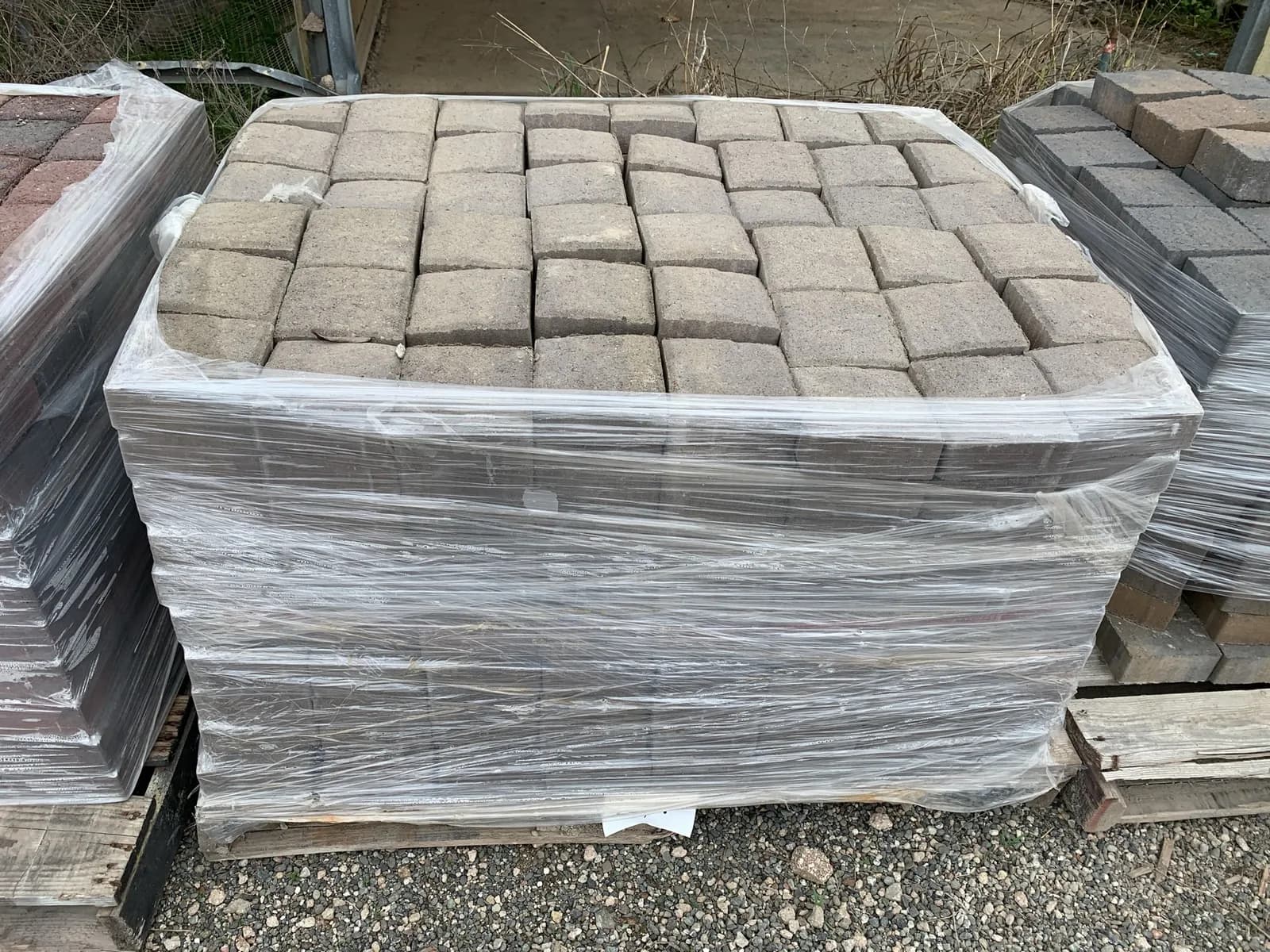 1-pallet-of-carriage-stone-mojave-blend-square-pavers-82ea87