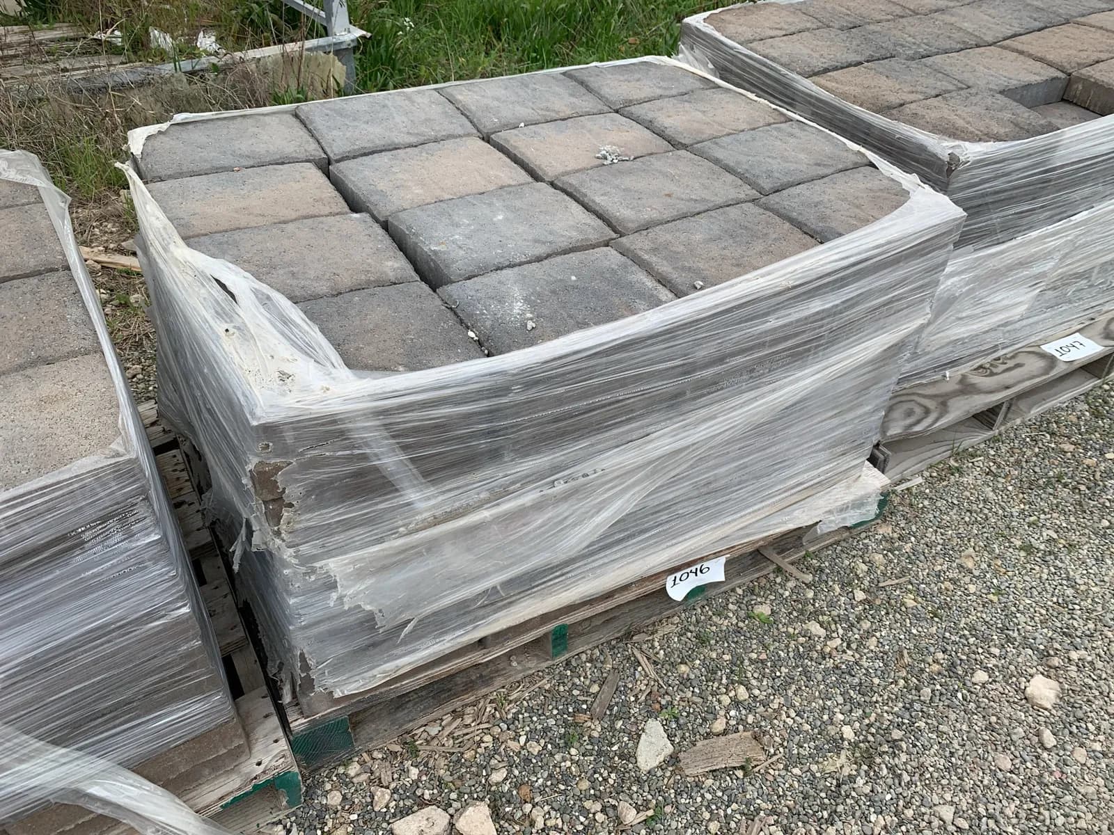 1-pallet-of-carriage-stone-monterey-blend-giant-pavers-5d4594