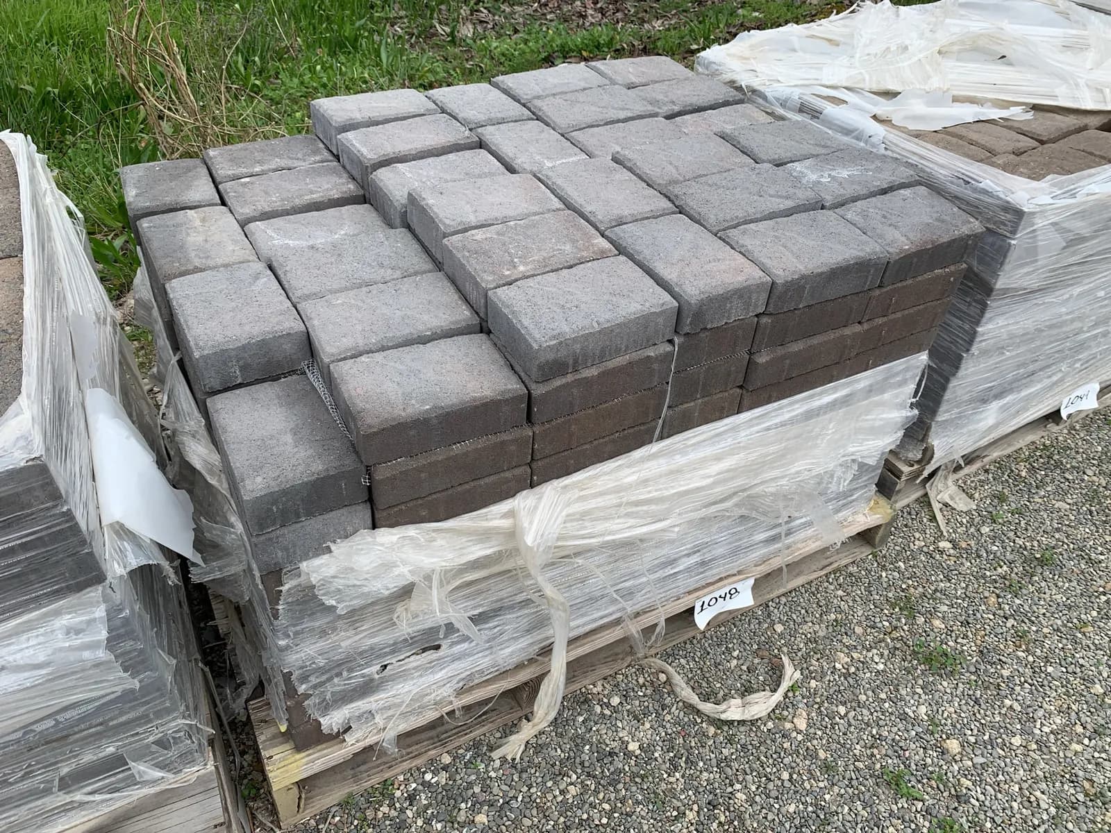 1-pallet-of-carriage-stone-monterey-blend-rectangle-pavers-1aa461