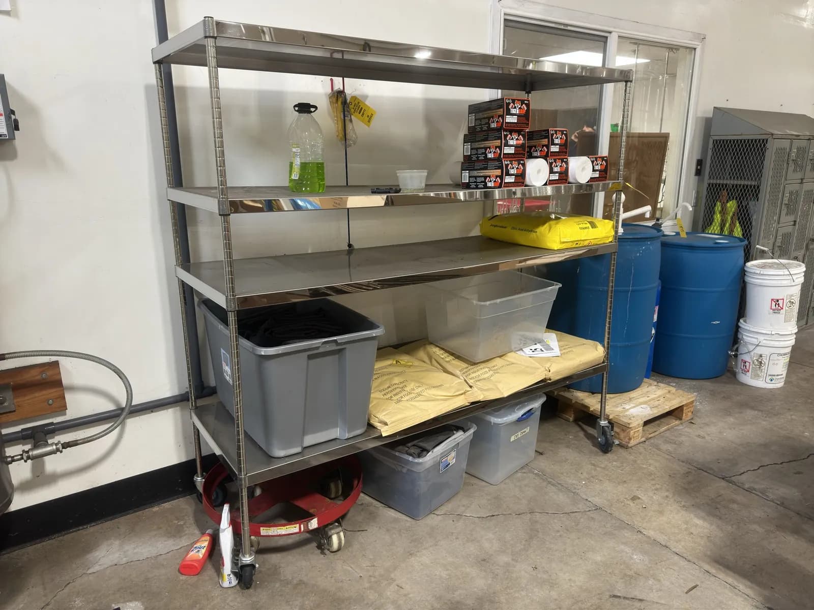 metro-style-rack-with-contents-included-675745