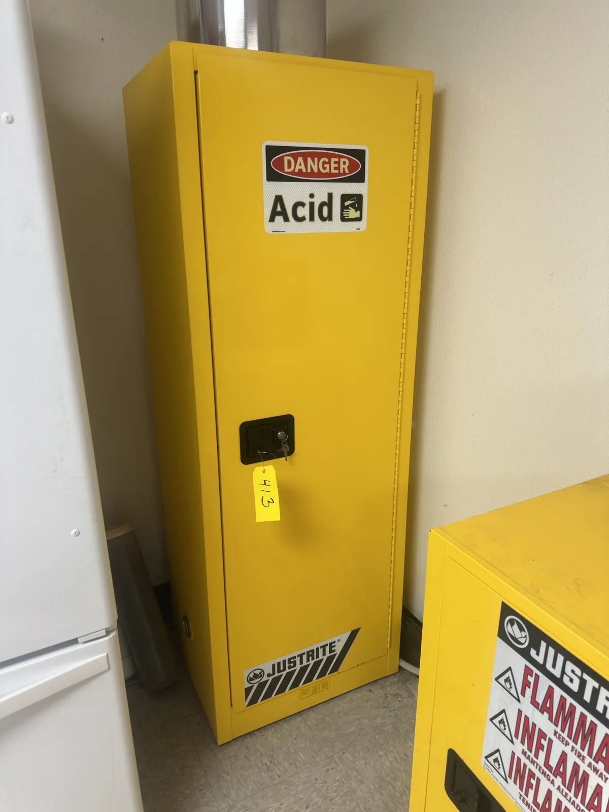 justrite-flammable-liquid-storage-cabinet-contents-not-included-ad500b