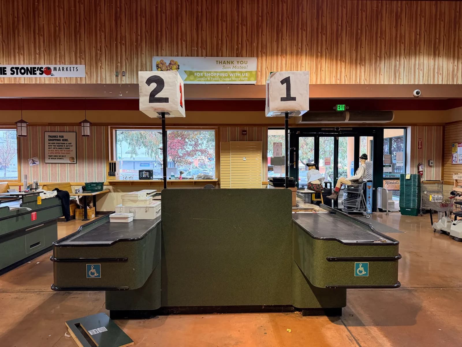 three-dual-check-stand-units-88eff0