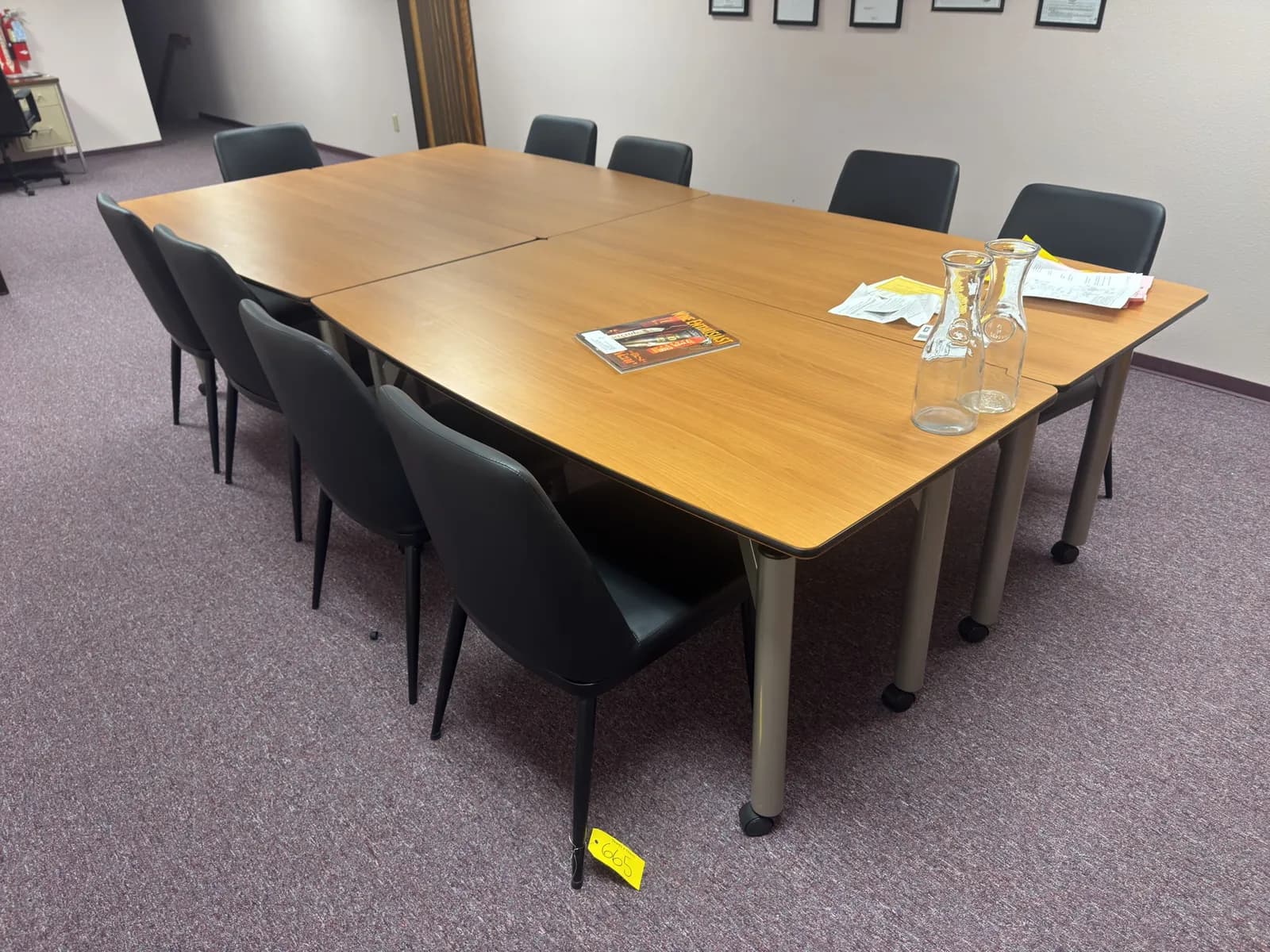 4-tables-and-9-chairs-b85aa5