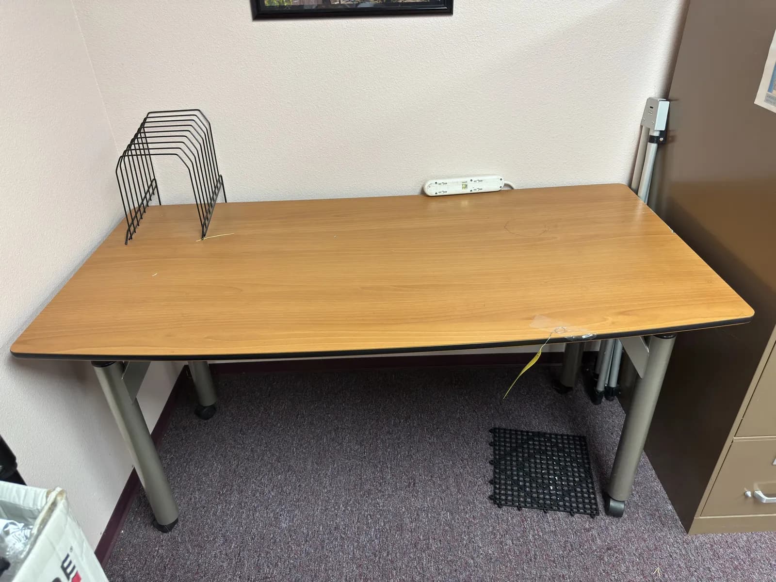 office-table-14a335