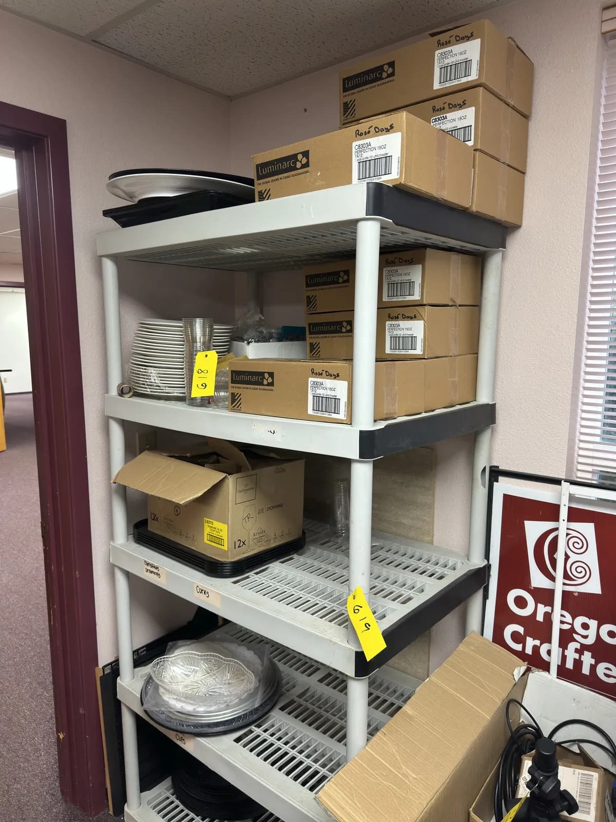 contents-of-rack-assorted-glass-and-kitchenware-662ab3