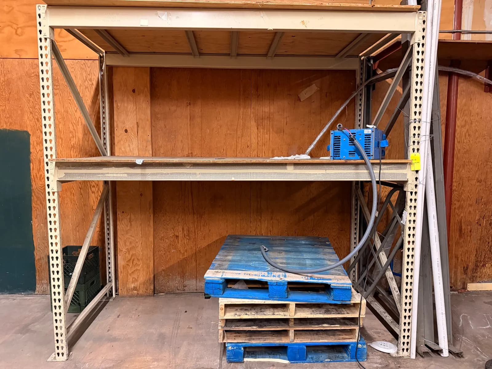 pallet-racking-contents-not-included-mlptqgrv