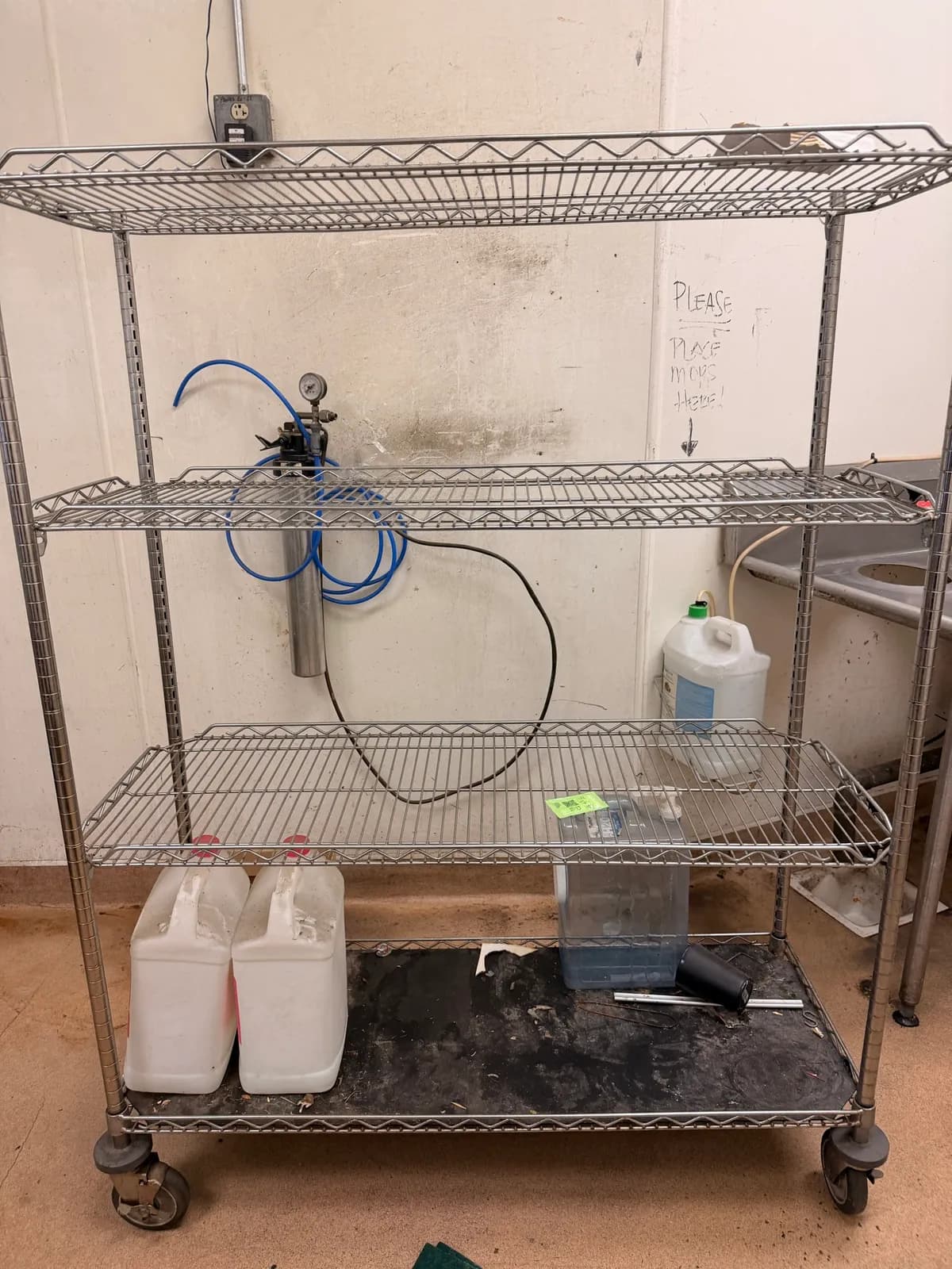 metro-racking-on-wheels-mlpuznwt