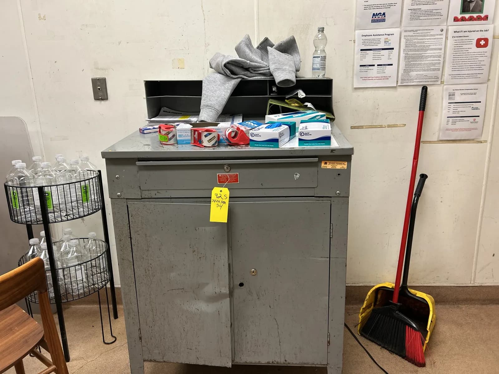 desk-with-drawer-contents-not-included-mlpv1k45