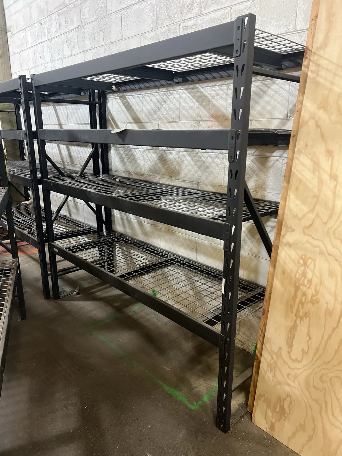metal-rack-contents-not-included-mlv69yh1