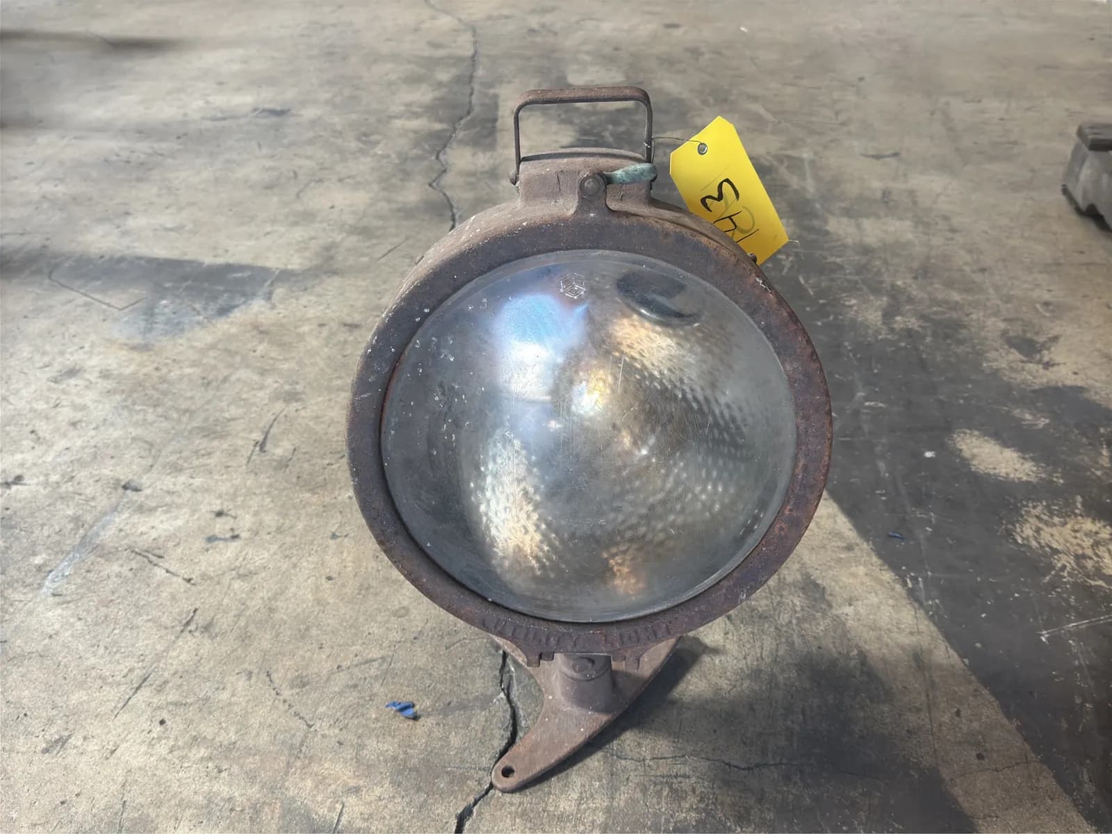 vintage-industrial-searchlight-22ba90