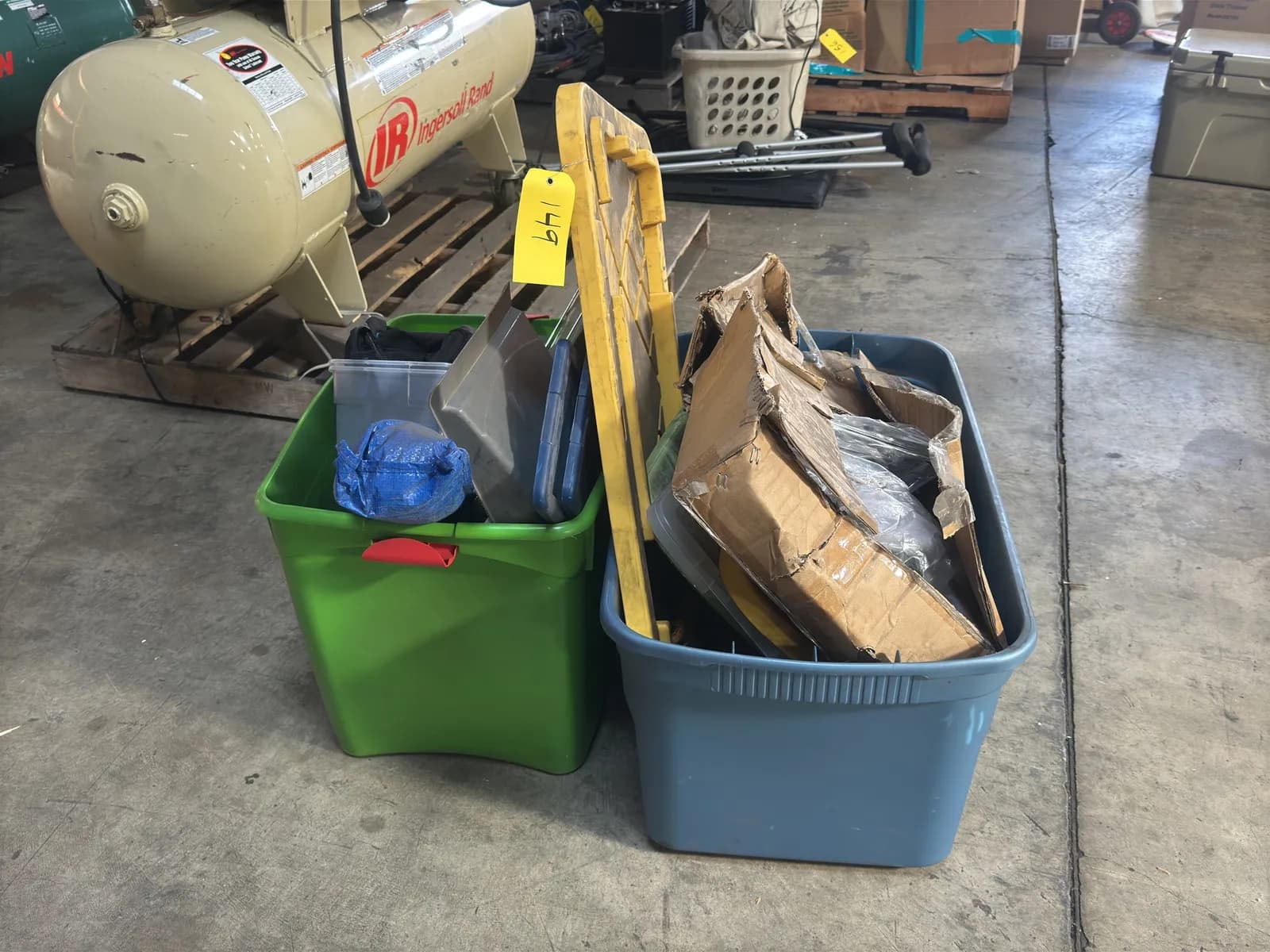 contents-of-2-bins-murmel-kids-tent-cocktail-mixers-and-more-mm2pb3km