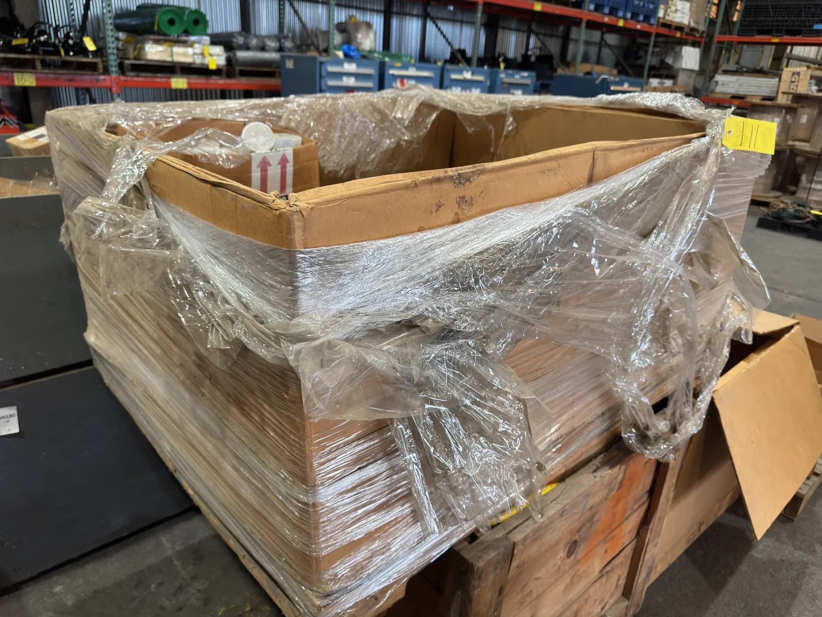 contents-of-pallet-aluminum-cluster-bars-83dc4b