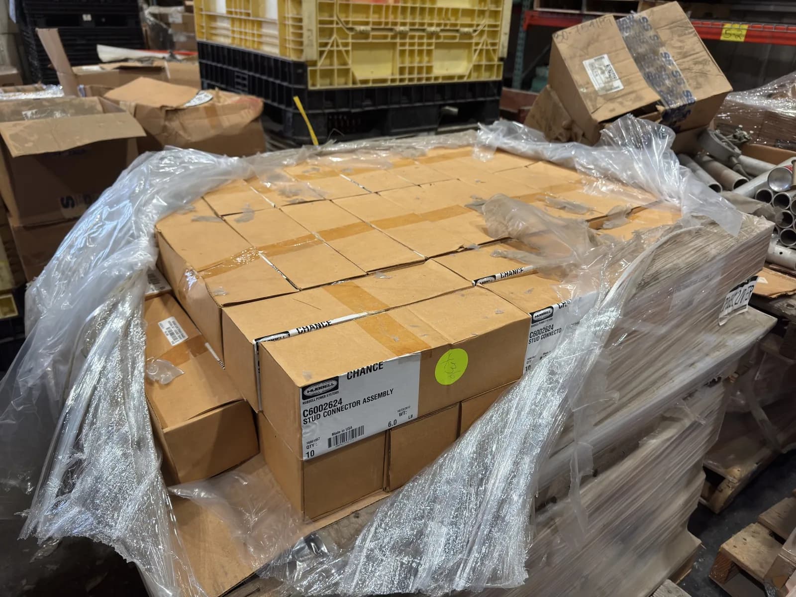 contents-of-pallet-approx-50-boxes-hubbell-stud-connector-assembly-ed069c