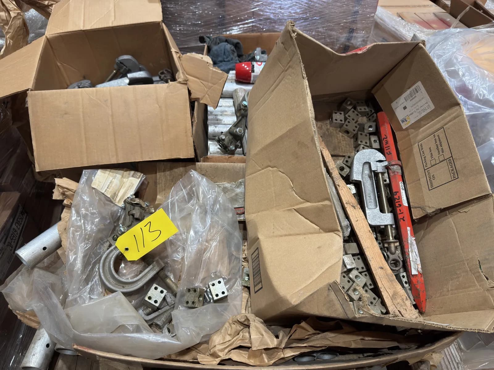 contents-of-pallet-salisbury-high-voltage-hardware-640a1e