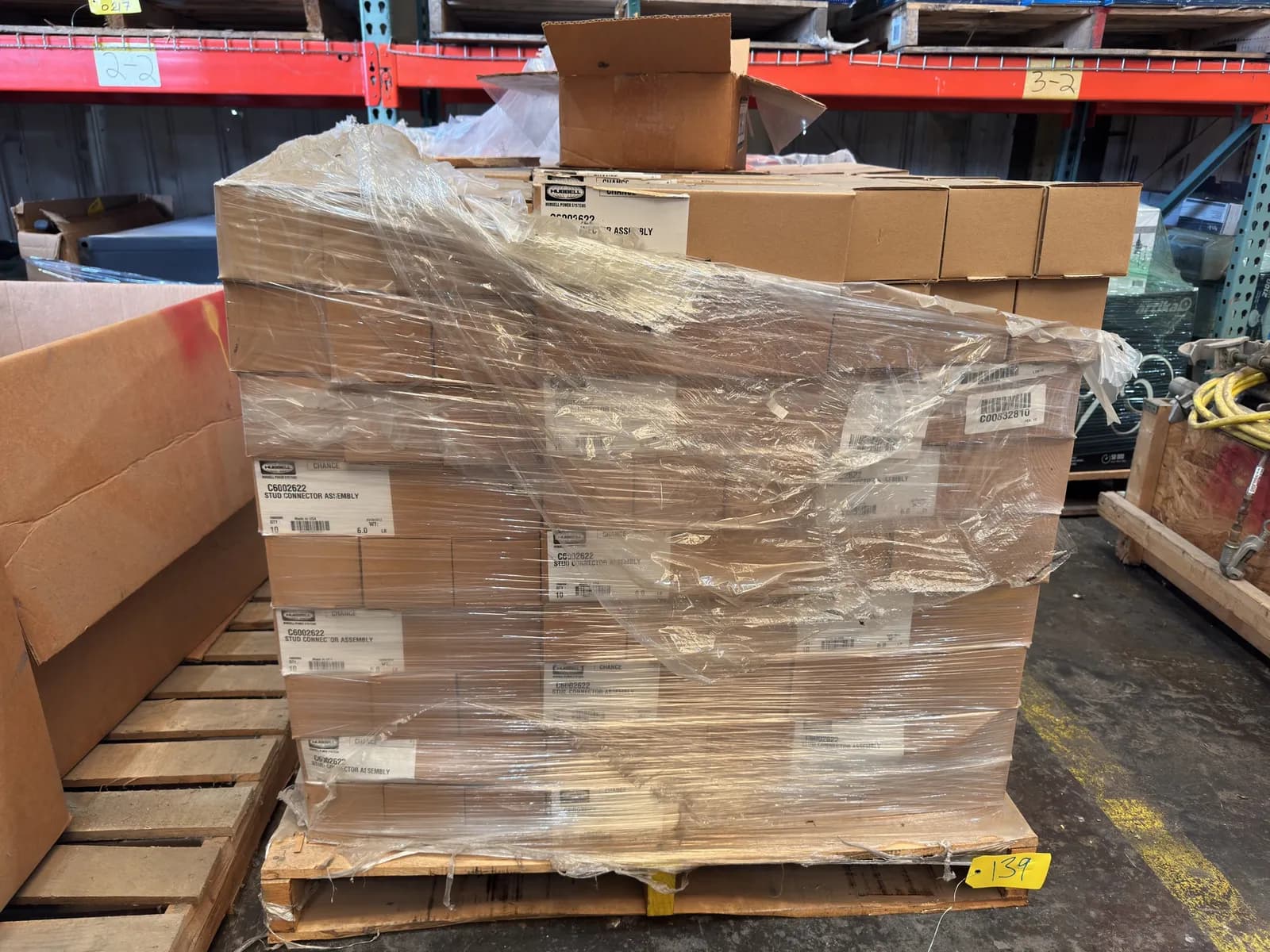 contents-of-pallet-hubbell-chance-stud-connector-assembly-278a53