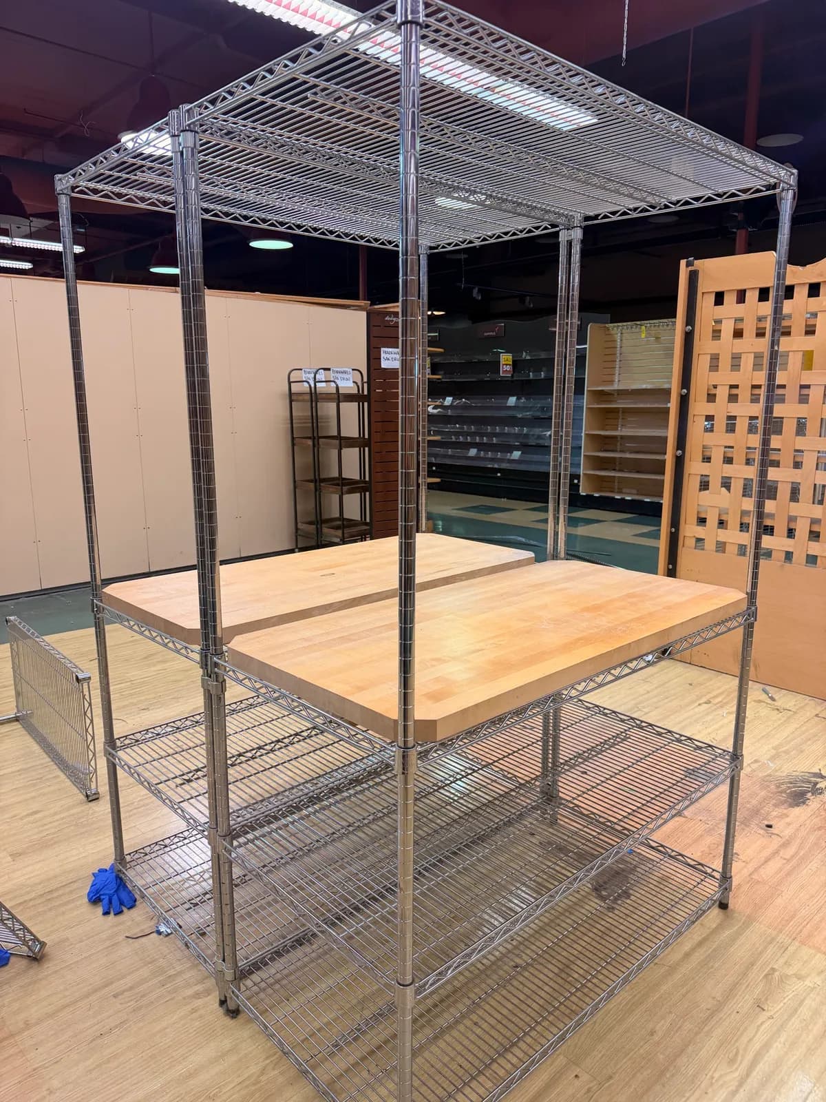 2-metro-sections-with-butcher-blocks-156d91