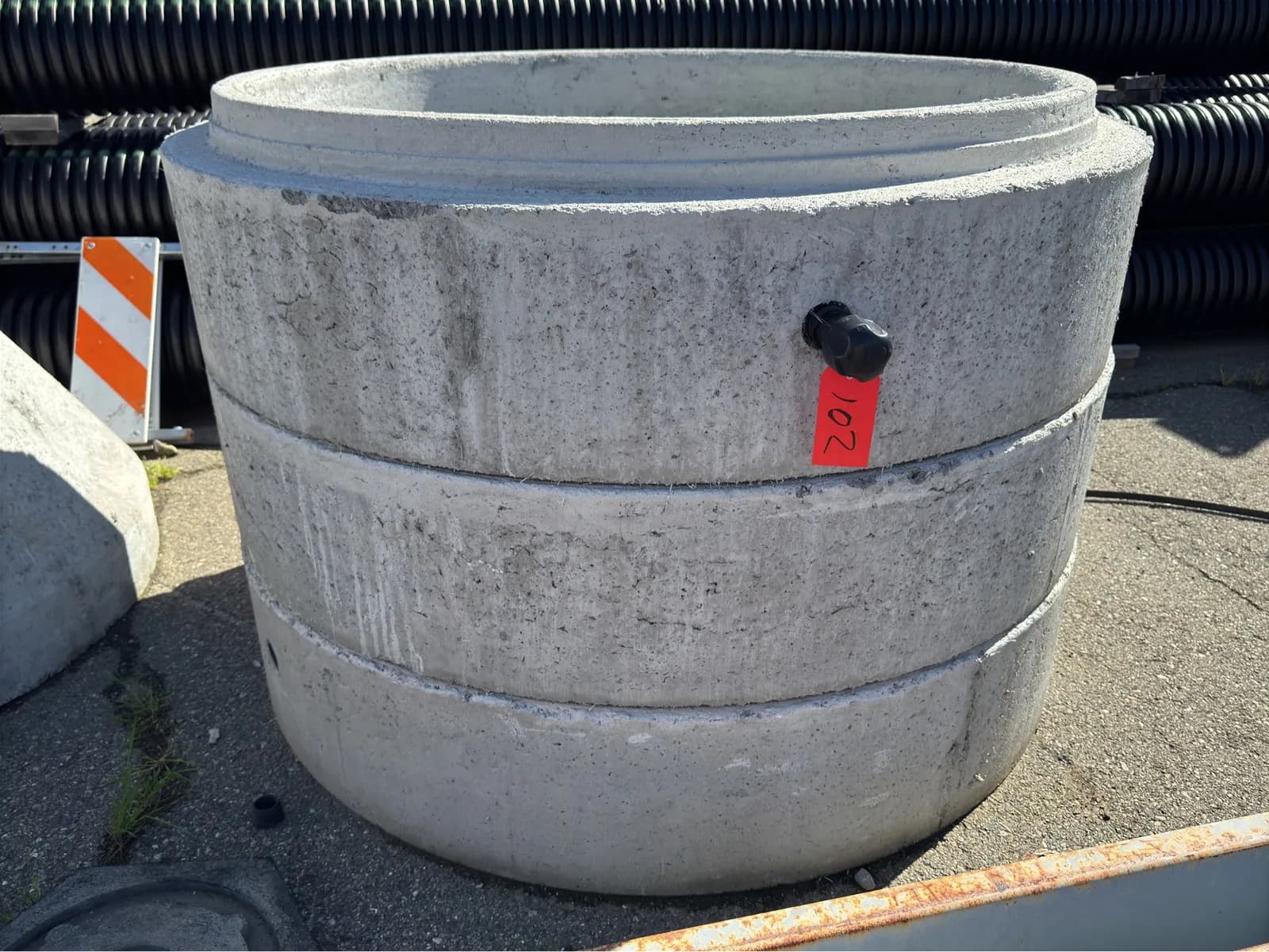 5-wide-concrete-di-with-manhole-12dd61