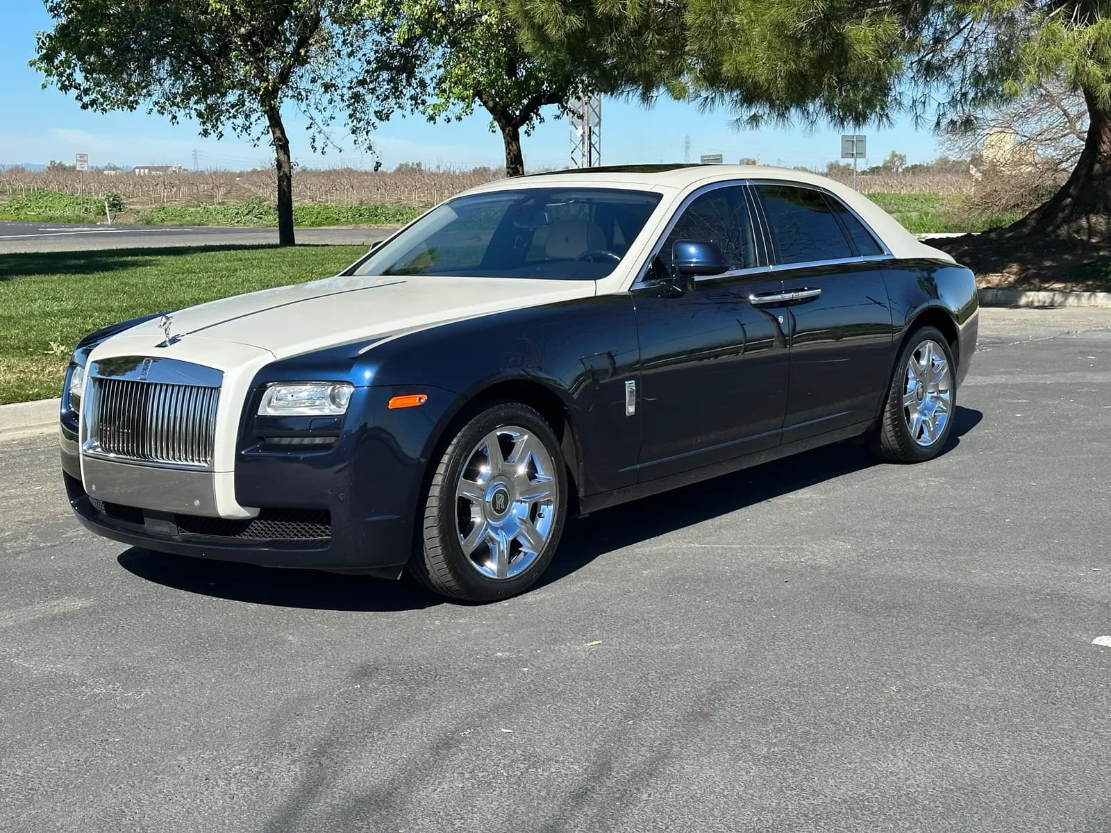 2013-rolls-royce-ghost-b4c9d4