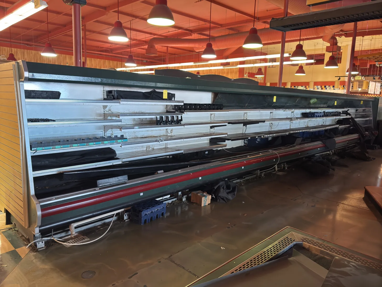 25-refrigerated-display-case-8fa5c0