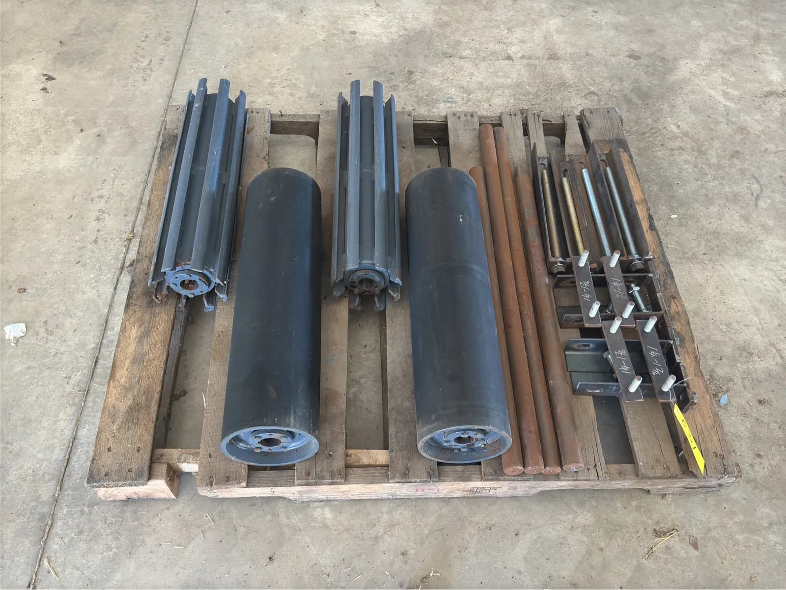 pallet-of-conveyor-rollers-and-hardware-mmz4n6gc