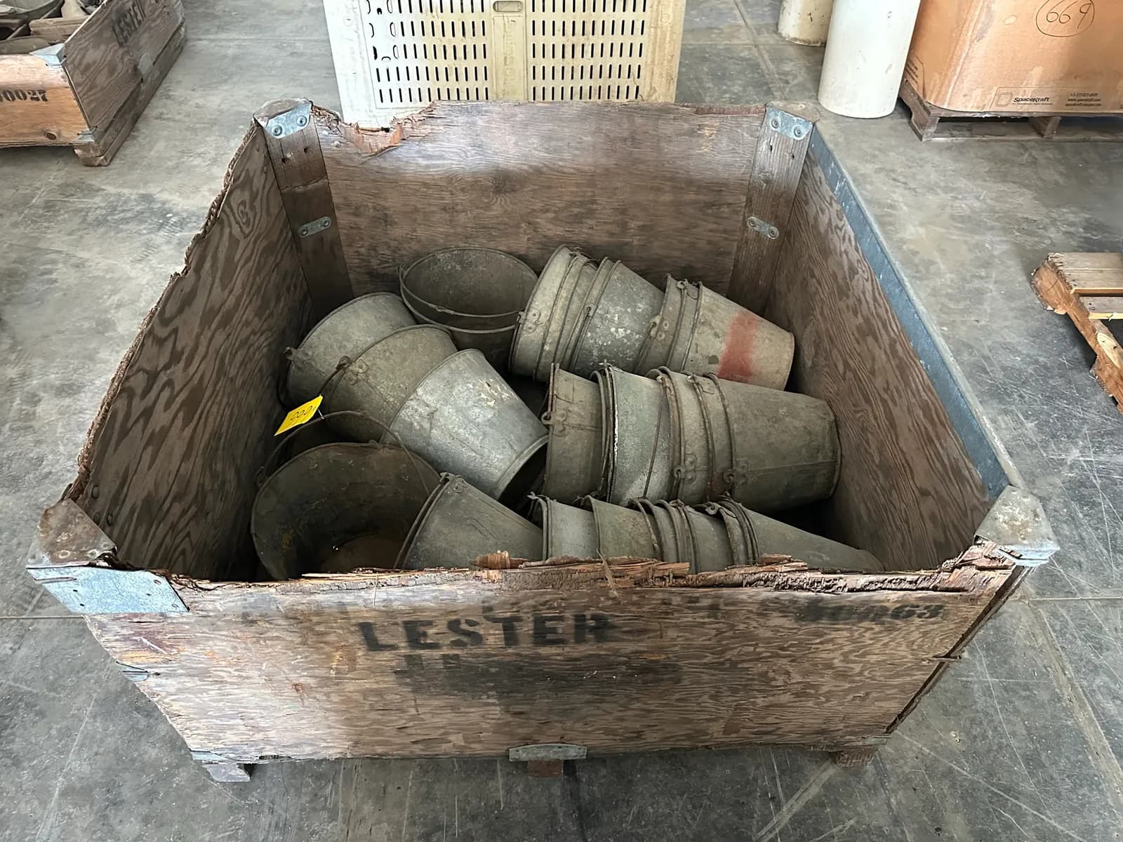 wood-box-with-approximately-25-metal-buckets-mn0pi1gj