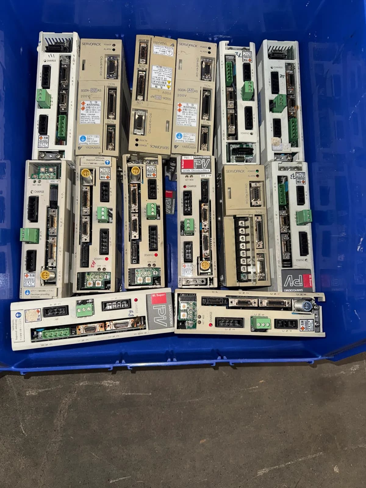lot-of-bl-super-sanyo-denki-servo-amplifiers-and-ac-brushless-servo-motors-05ba81