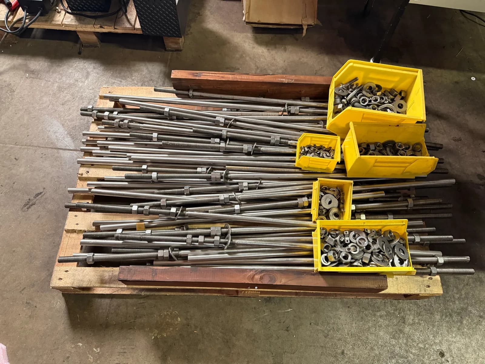 pallet-of-17mm-metric-threaded-stainless-steel-316-rods-and-nuts-and-washers-95c54d