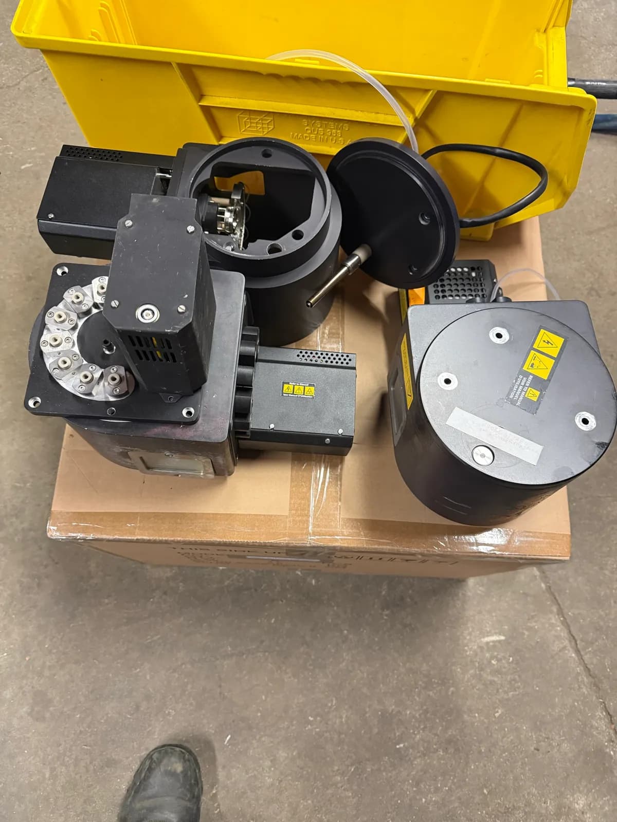 lot-of-3-micromass-spectrum-analyzer-sensor-heads-a1c884