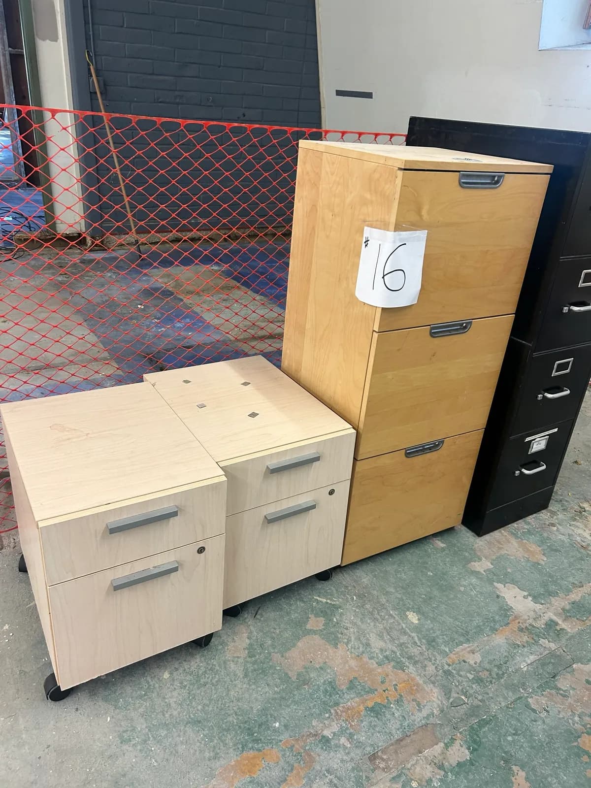 4-file-cabinets-mnjj2vxe