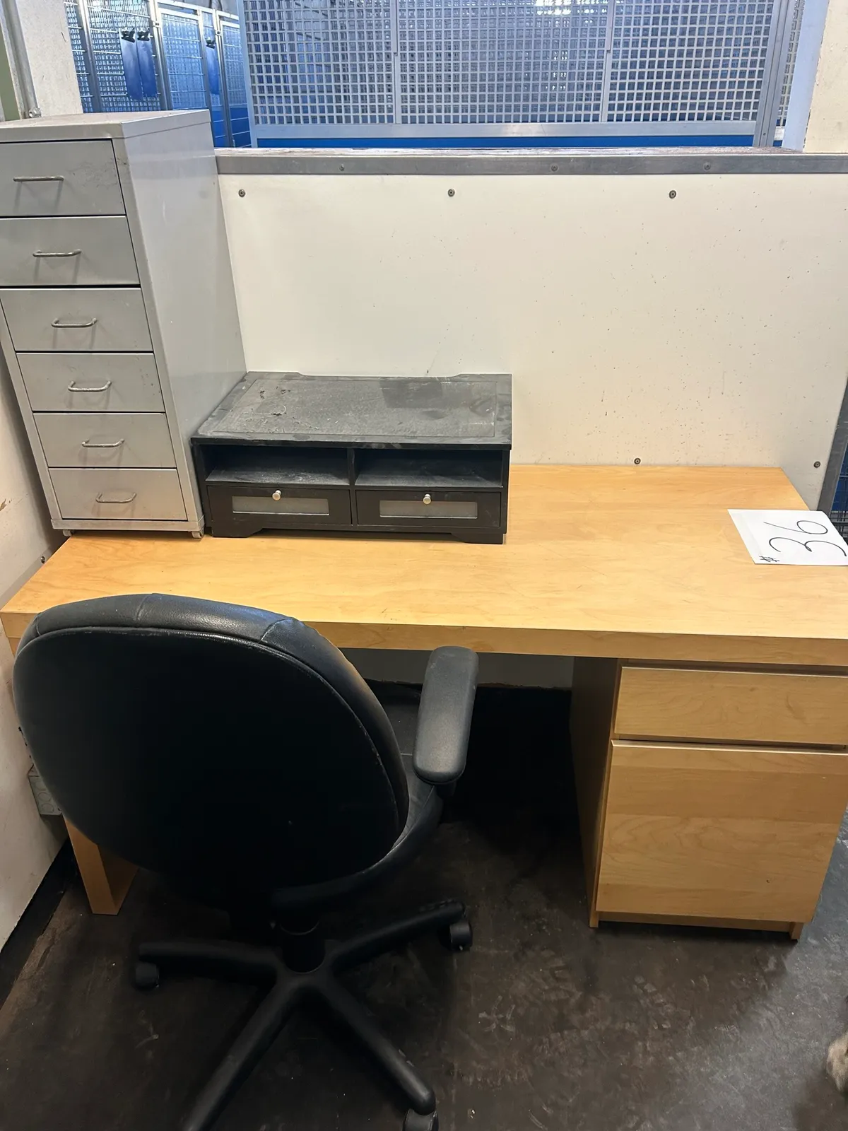 desk-and-chair-78969e