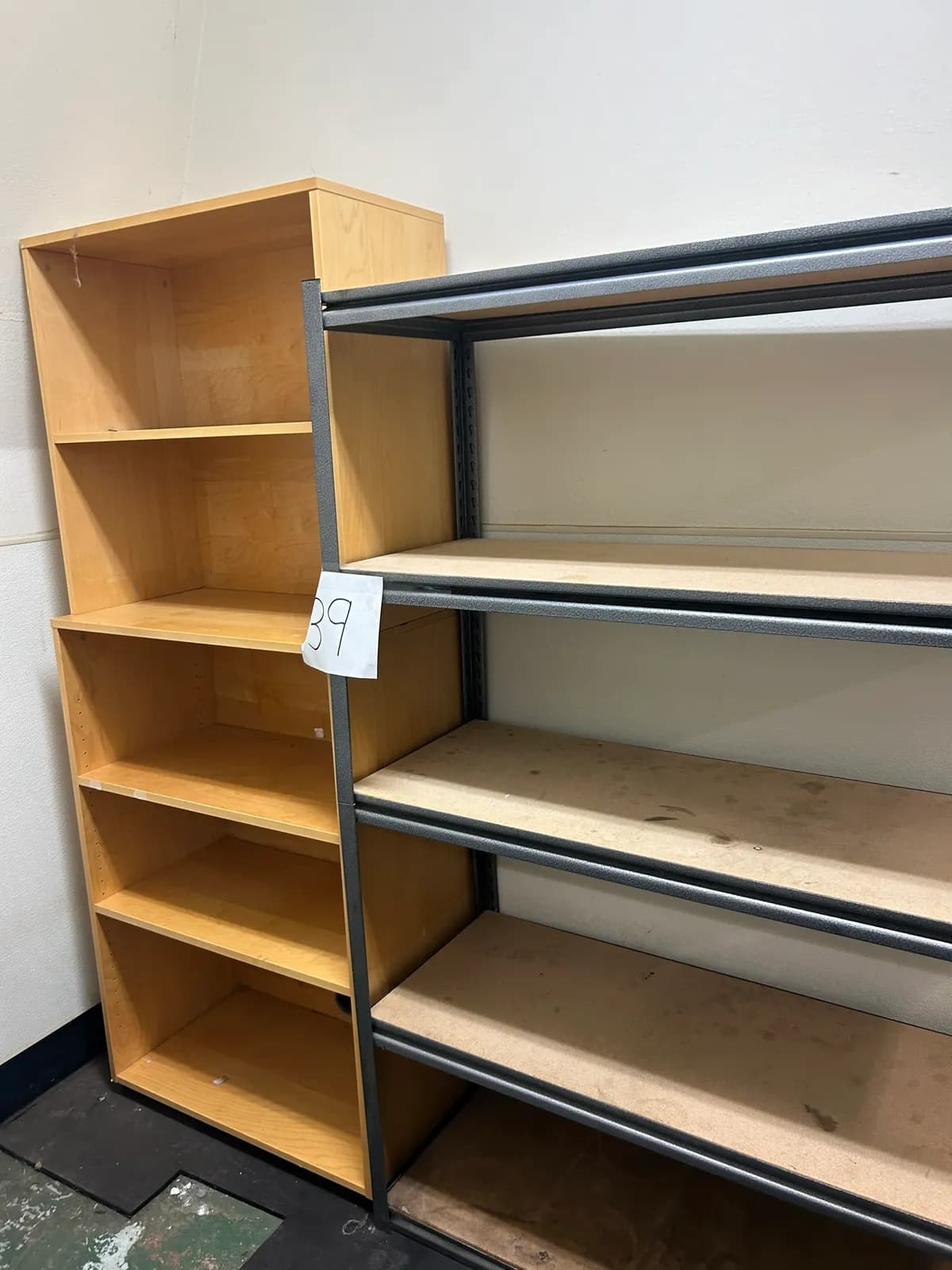 2-shelving-units-mnjioa3f
