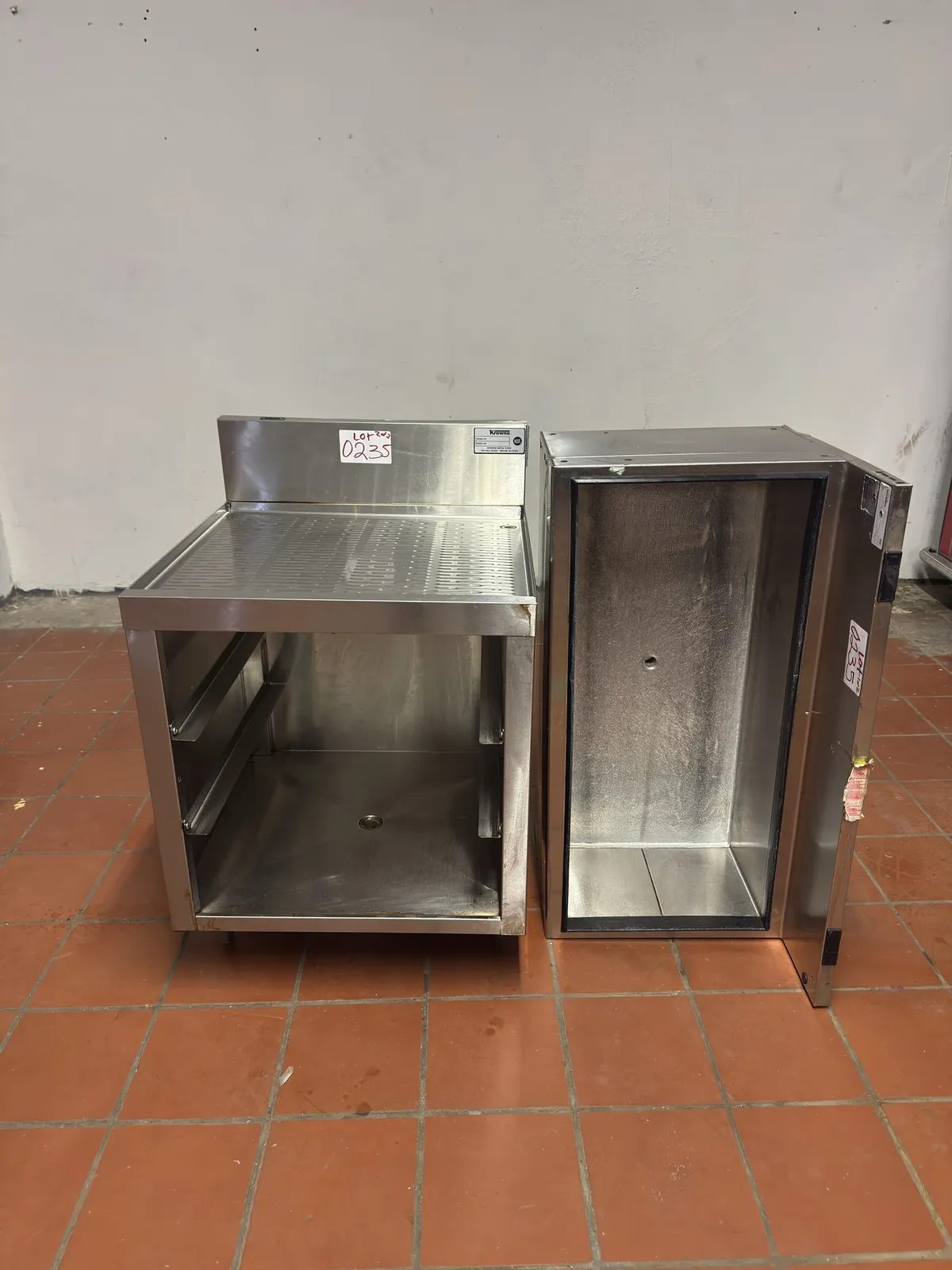 bar-drying-cabinet-with-bottom-dishwasher-rack-and-ice-bin-cf2079
