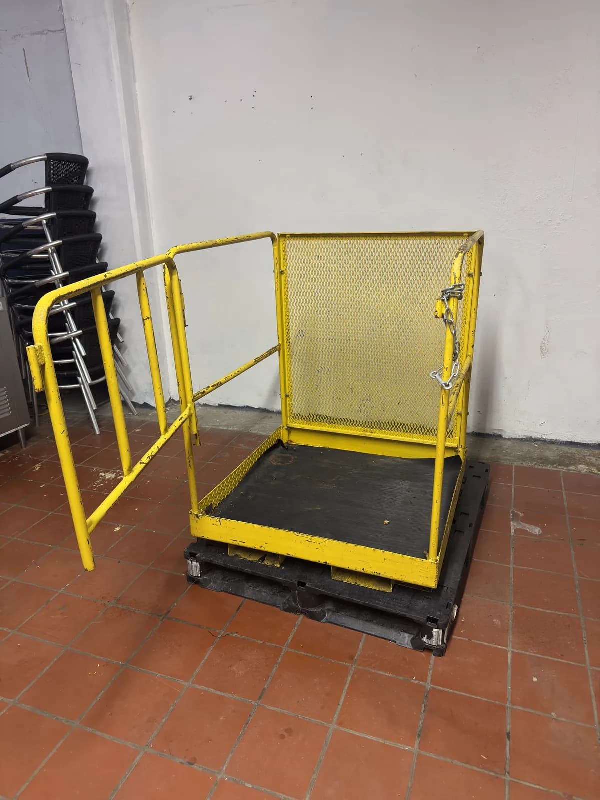 forklift-safety-cage-848a09