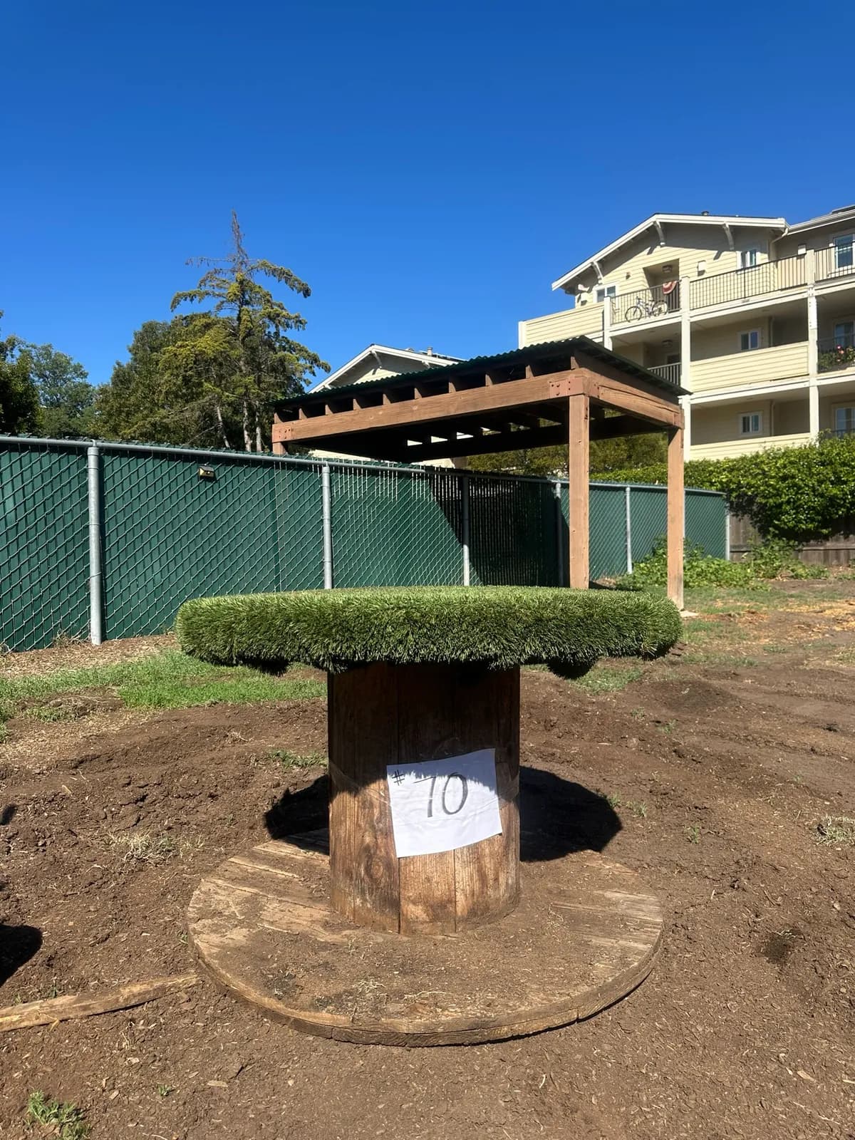 synthetic-covered-wooden-spool-play-struture-2b0804