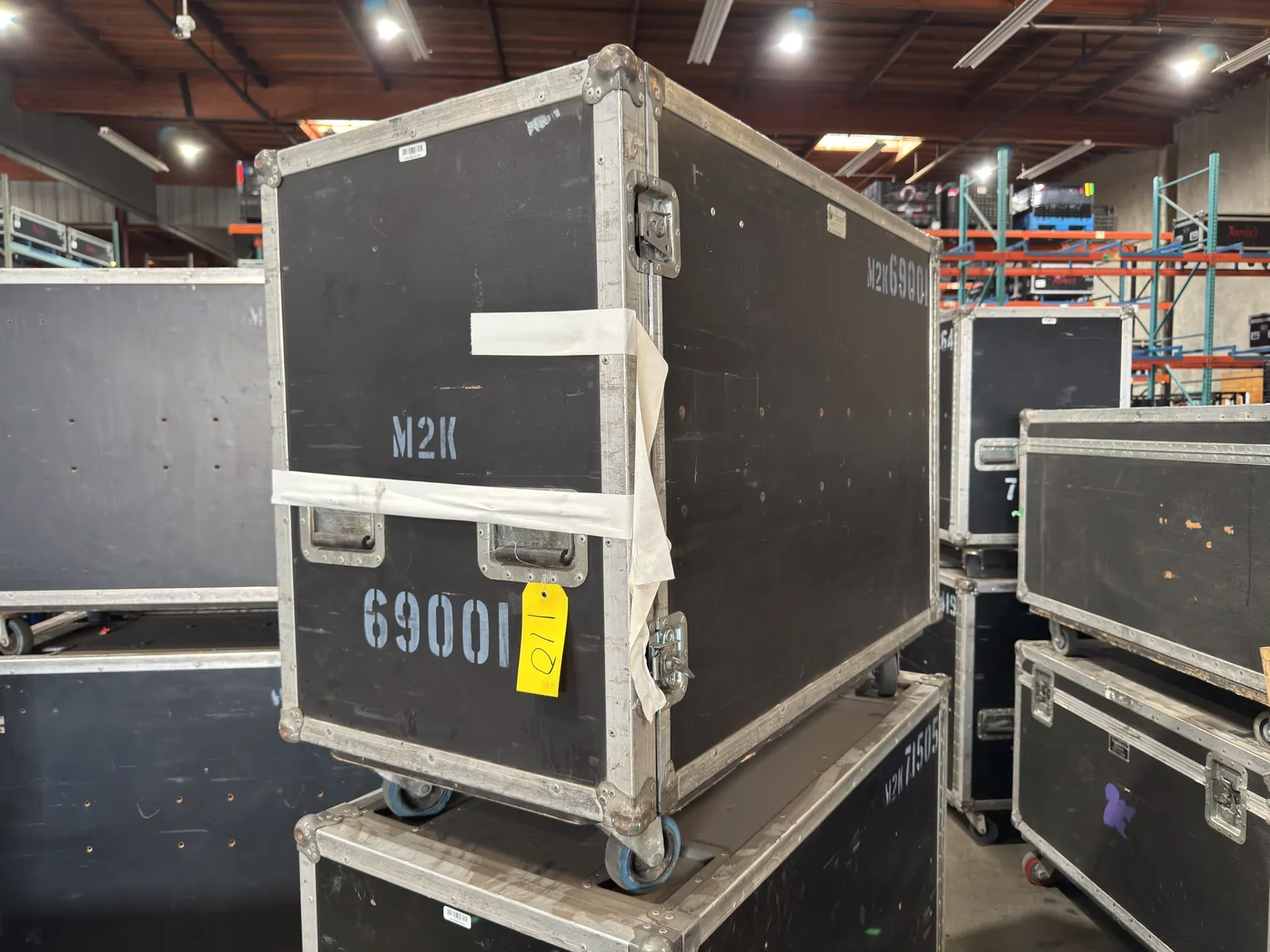 heavy-duty-rolling-hardshell-case-364894