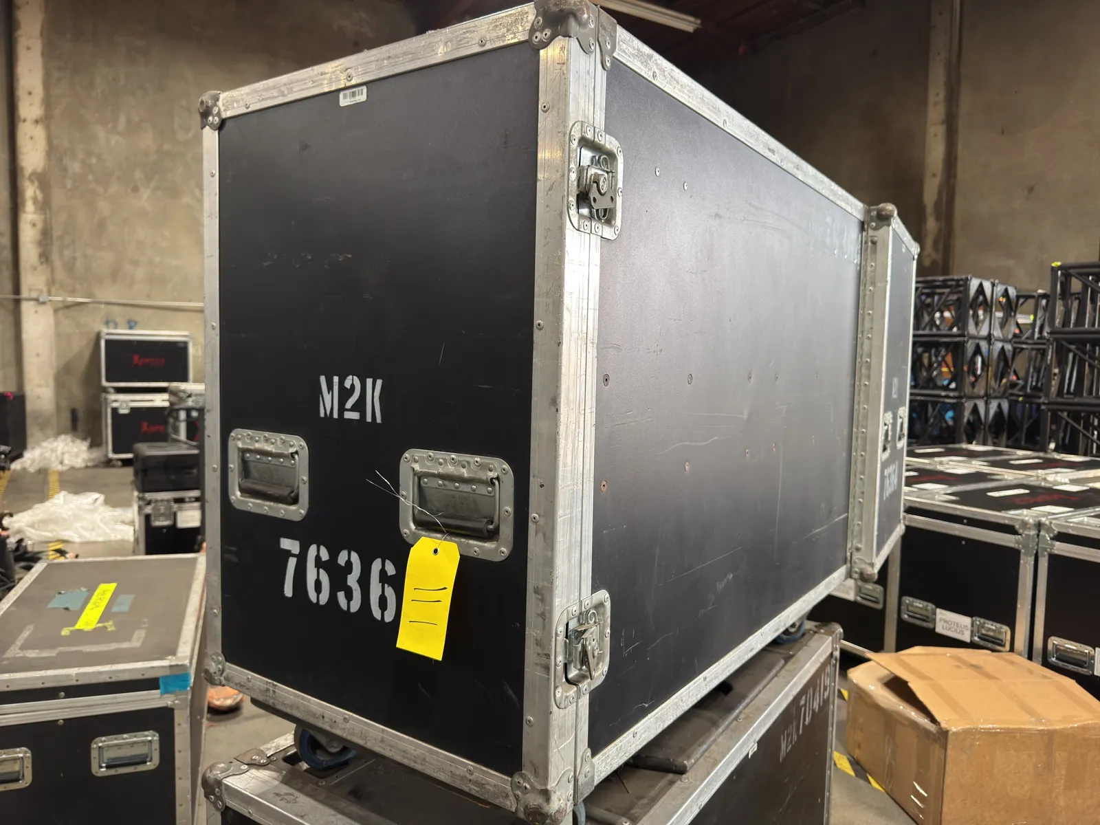 2-marin-mac-2000-series-luminare-cmy-mixing-fixtures-with-rolling-hardshell-case-be5fc4