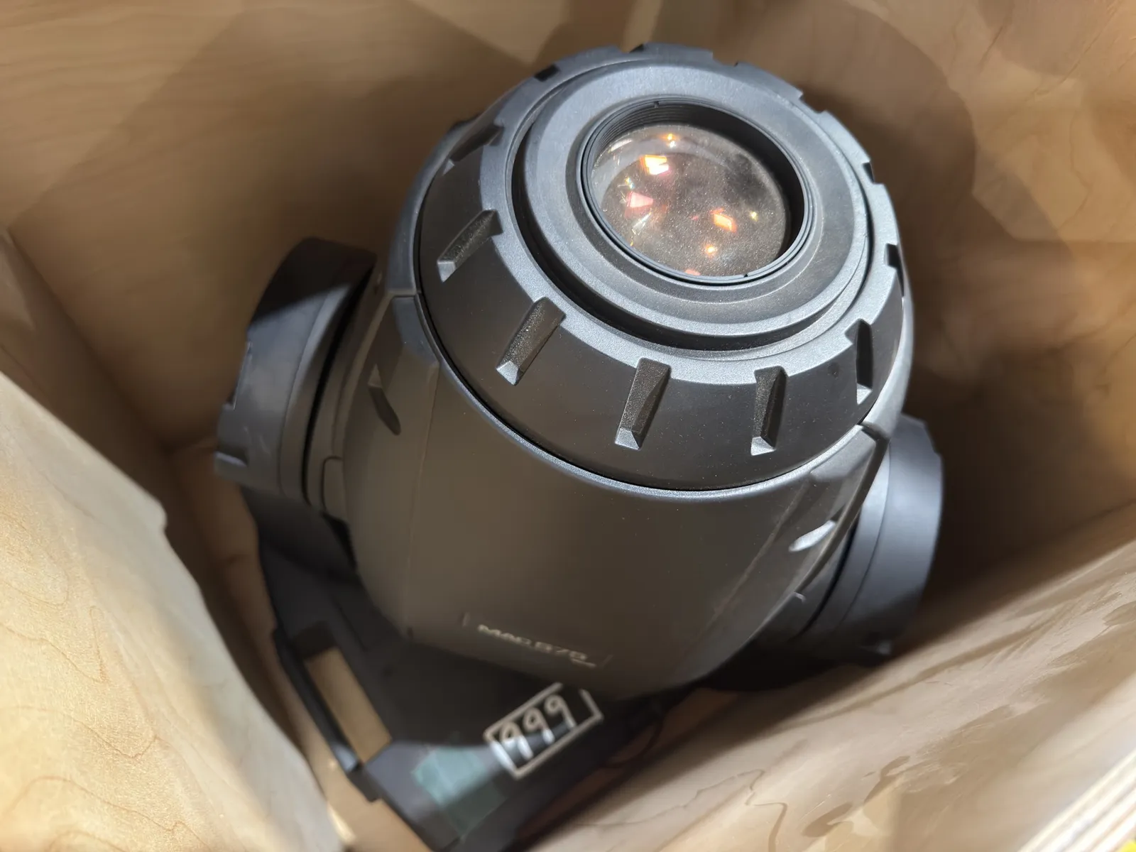 martin-mac-575-krypton-gobo-with-rolling-hardshell-case-f08432